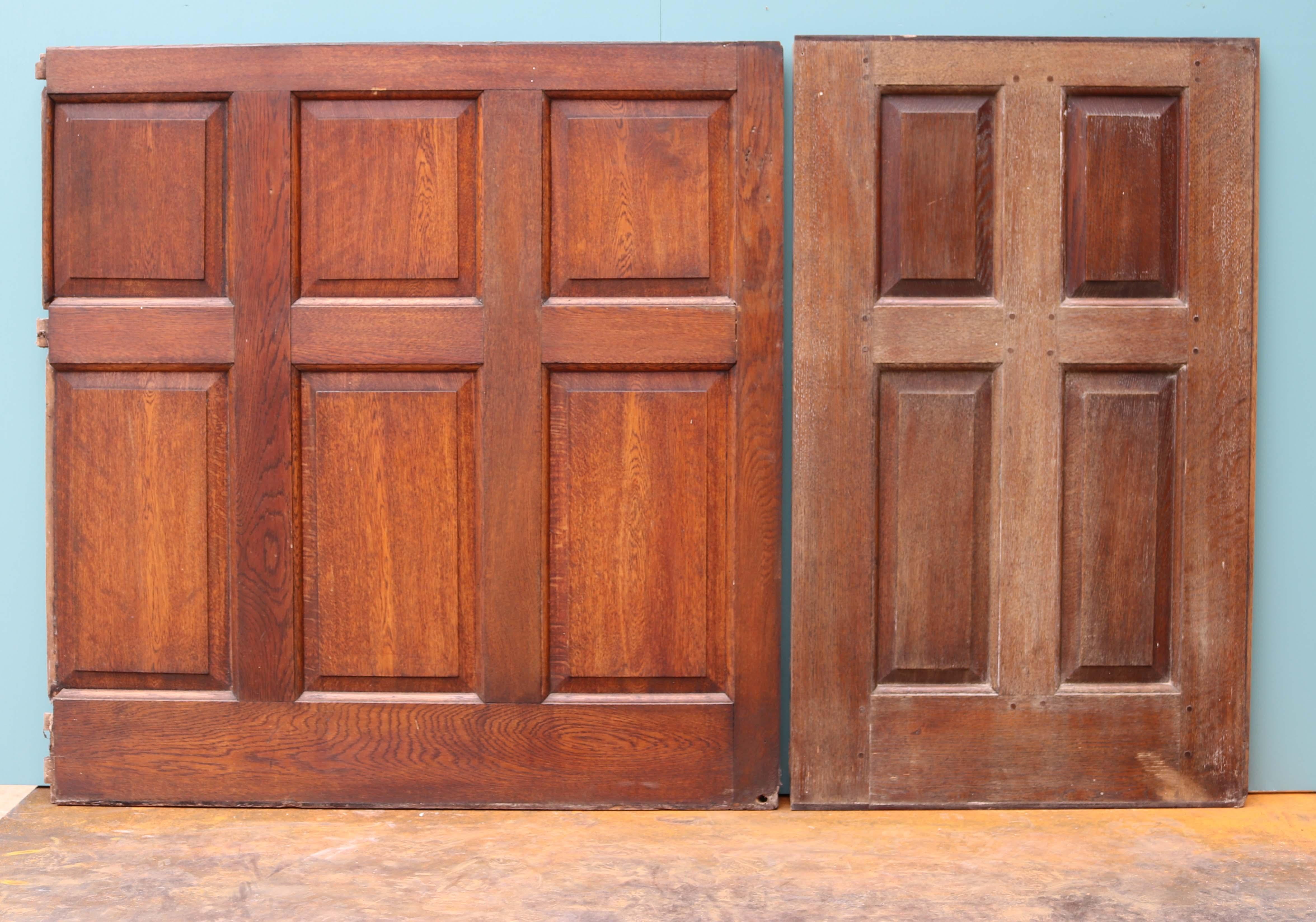 About:

There are four pieces of paneling in this lot, totaling 5.8 linear meters. Raised and fielded panels with peg joints. 

Condition report:

Small losses and scuffs. Generally a uniform finish.

Style:

Victorian, Edwardian,