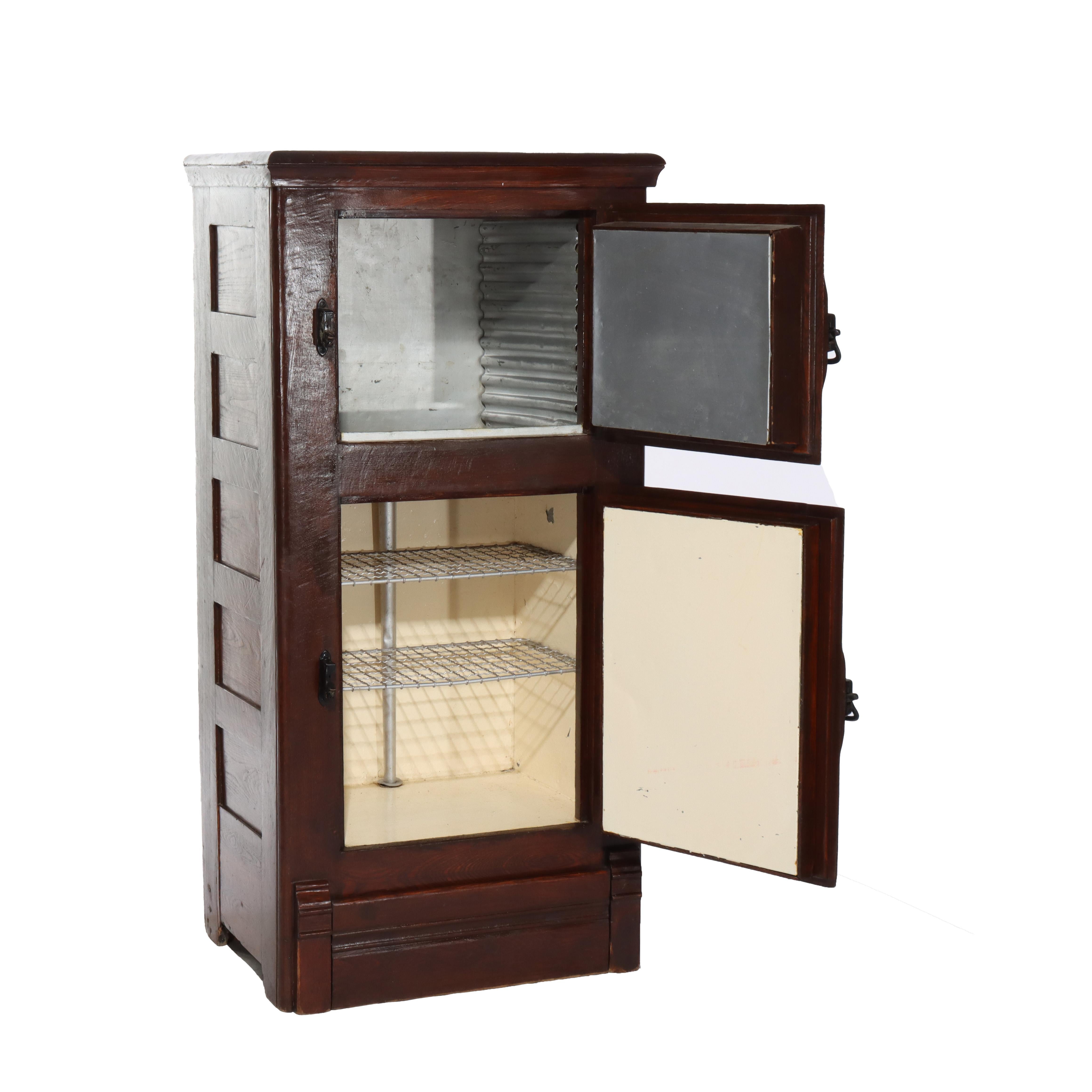 Glacière ancienne à panneaux surélevés en Oak Oak C1900
Dimensions - 49 1/2