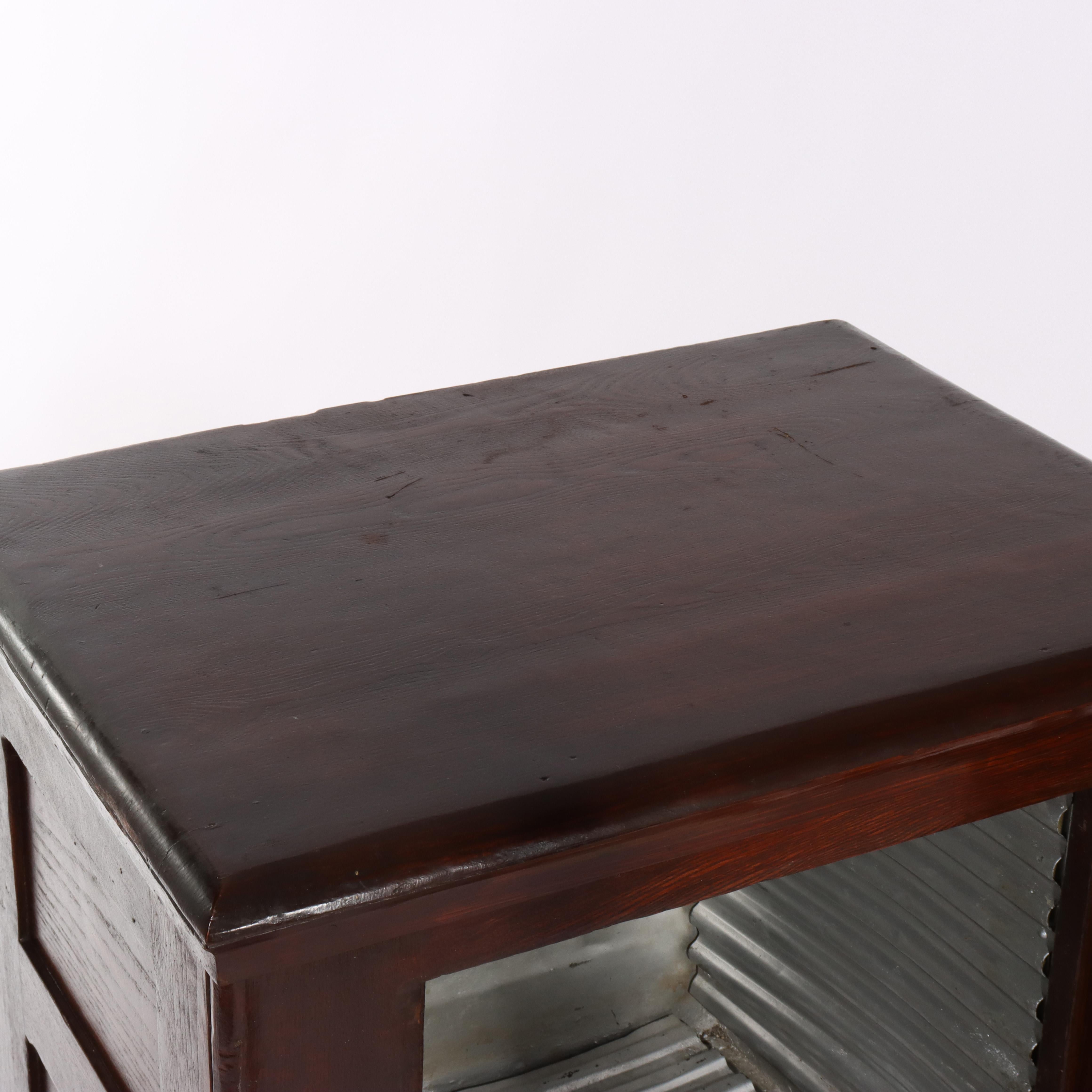 Glacière ancienne à panneaux surélevés en Oak Oak C1900 en vente 2