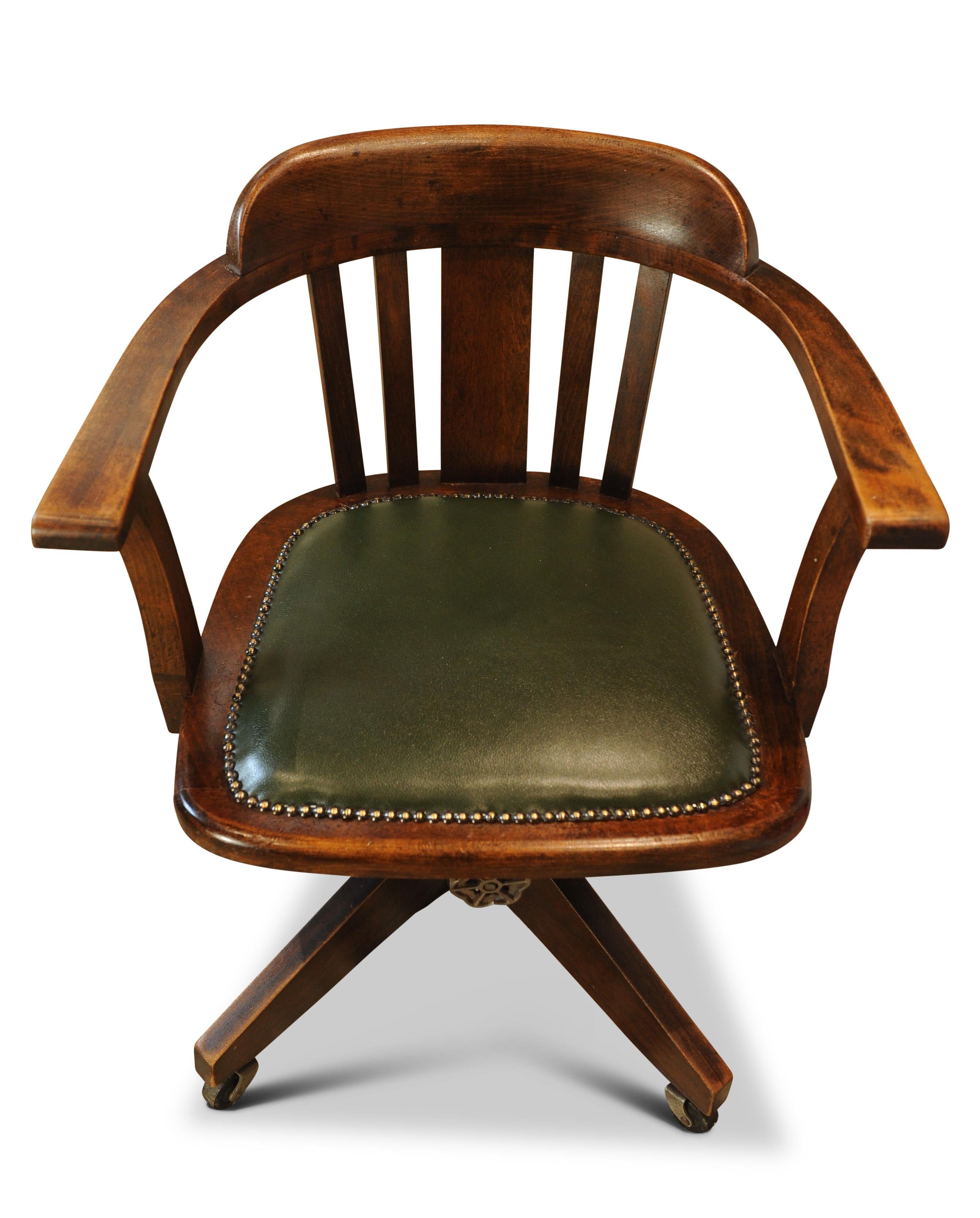 Silla de escritorio giratoria con respaldo de riel de roble antiguo y asiento de cuero verde Racing en Bueno estado para la venta en Reading, Berkshire
