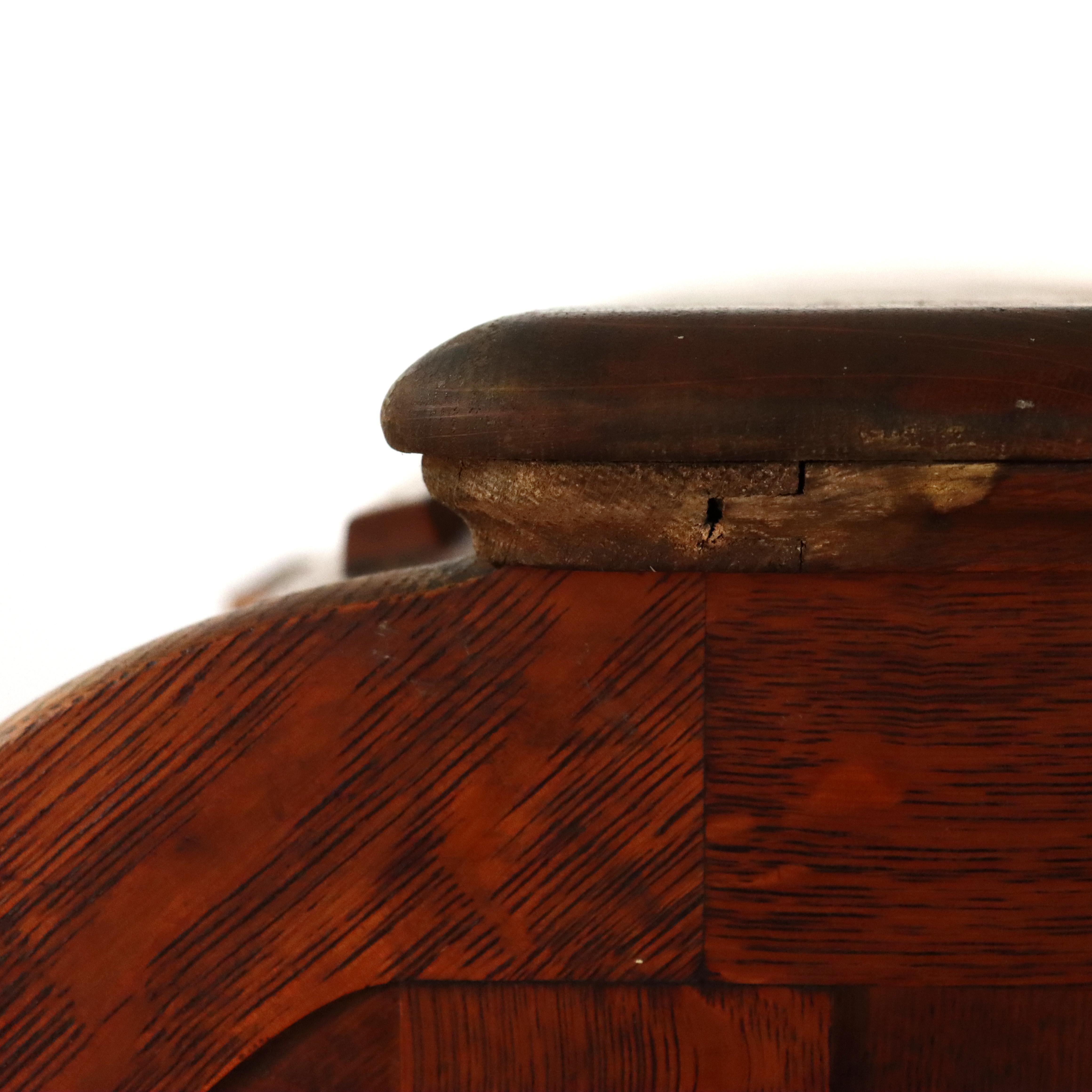 Antico scrittoio a S in Oak con interni completi non firmato del 1900 in vendita 2