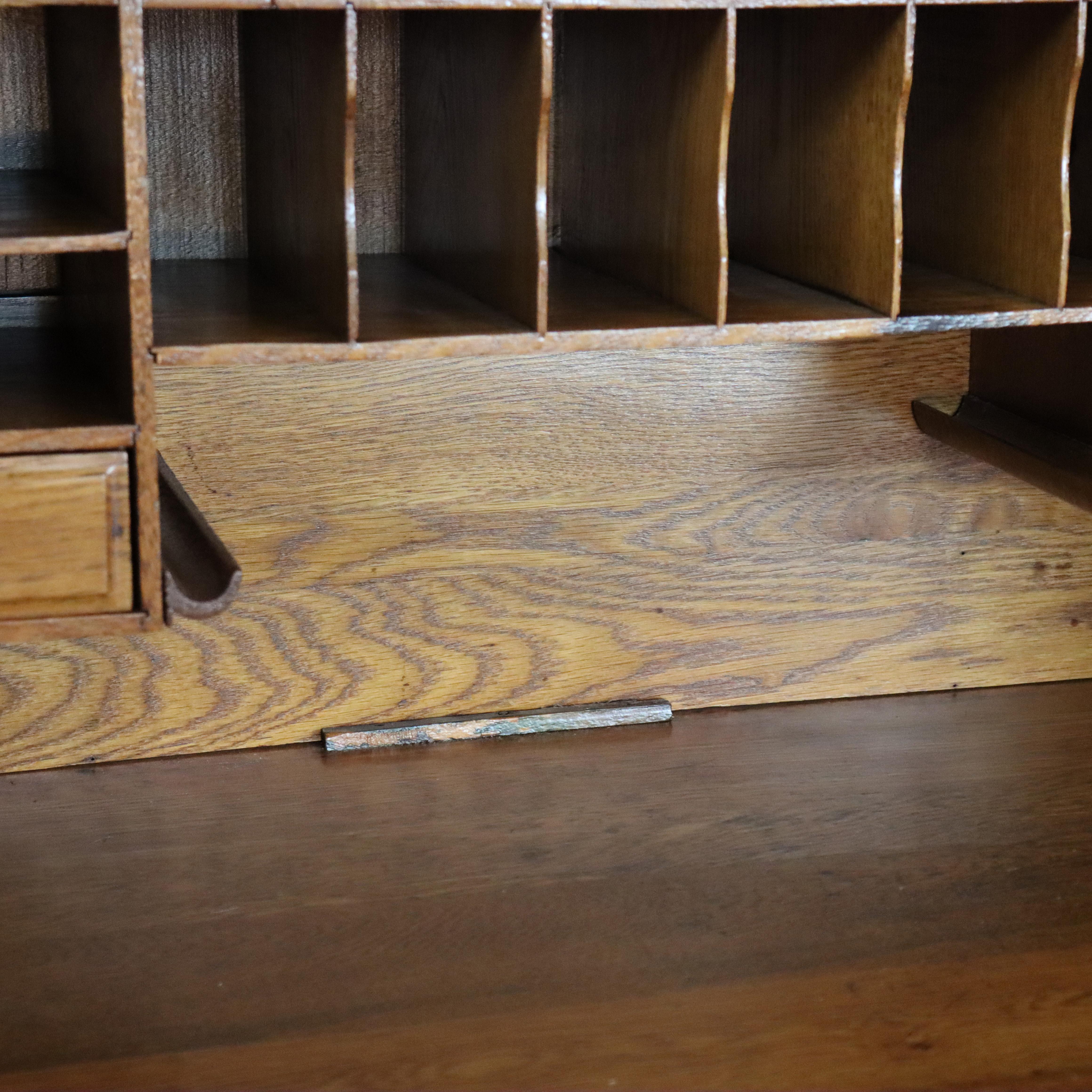 Antica scrivania a piedistallo singolo in Oak S-Roll Top C1910 in vendita 4