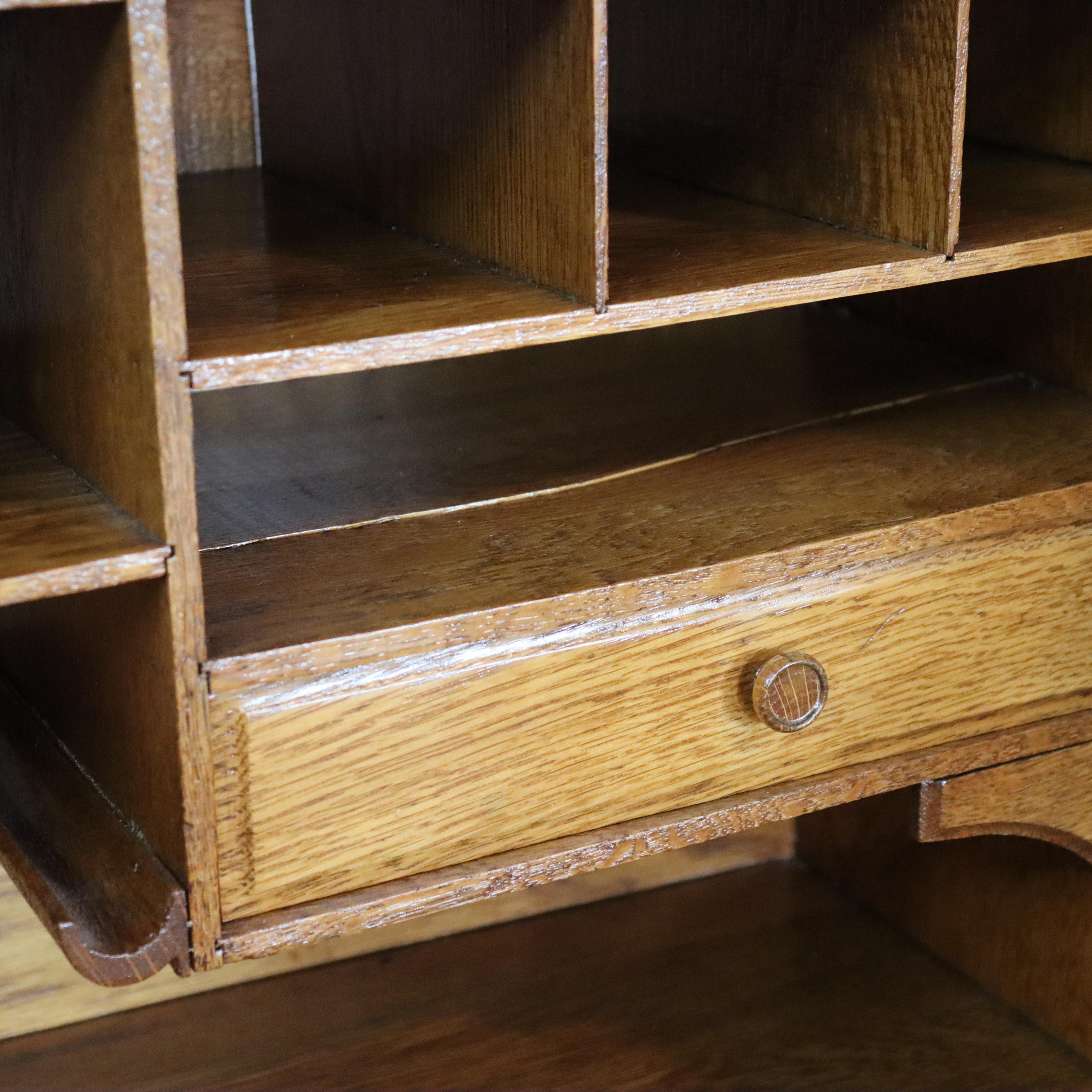 Antica scrivania a piedistallo singolo in Oak S-Roll Top C1910 in vendita 3