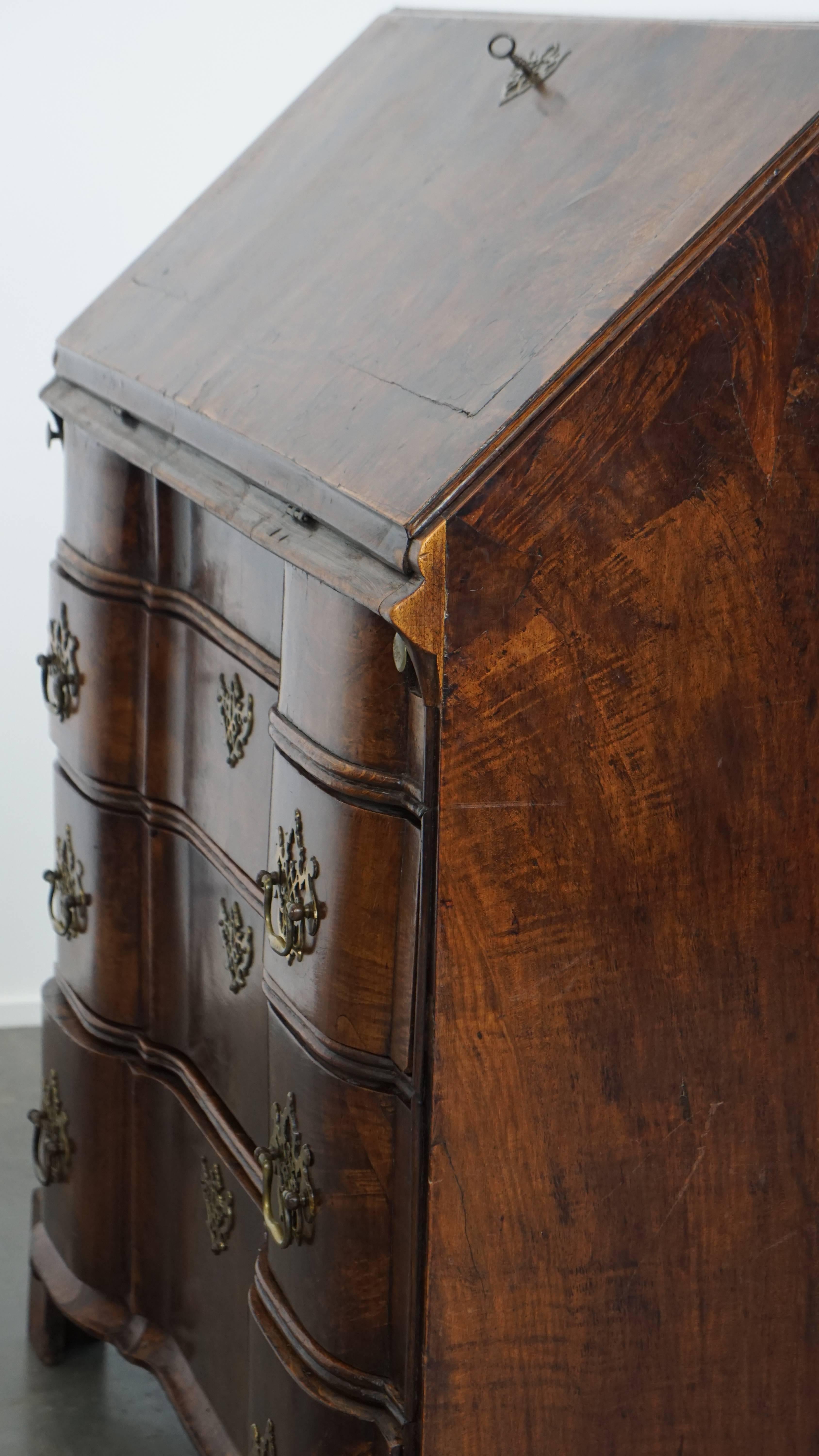 Antique Oak Secretary Desk / Chest of Drawers – Late 18th Century For Sale 11
