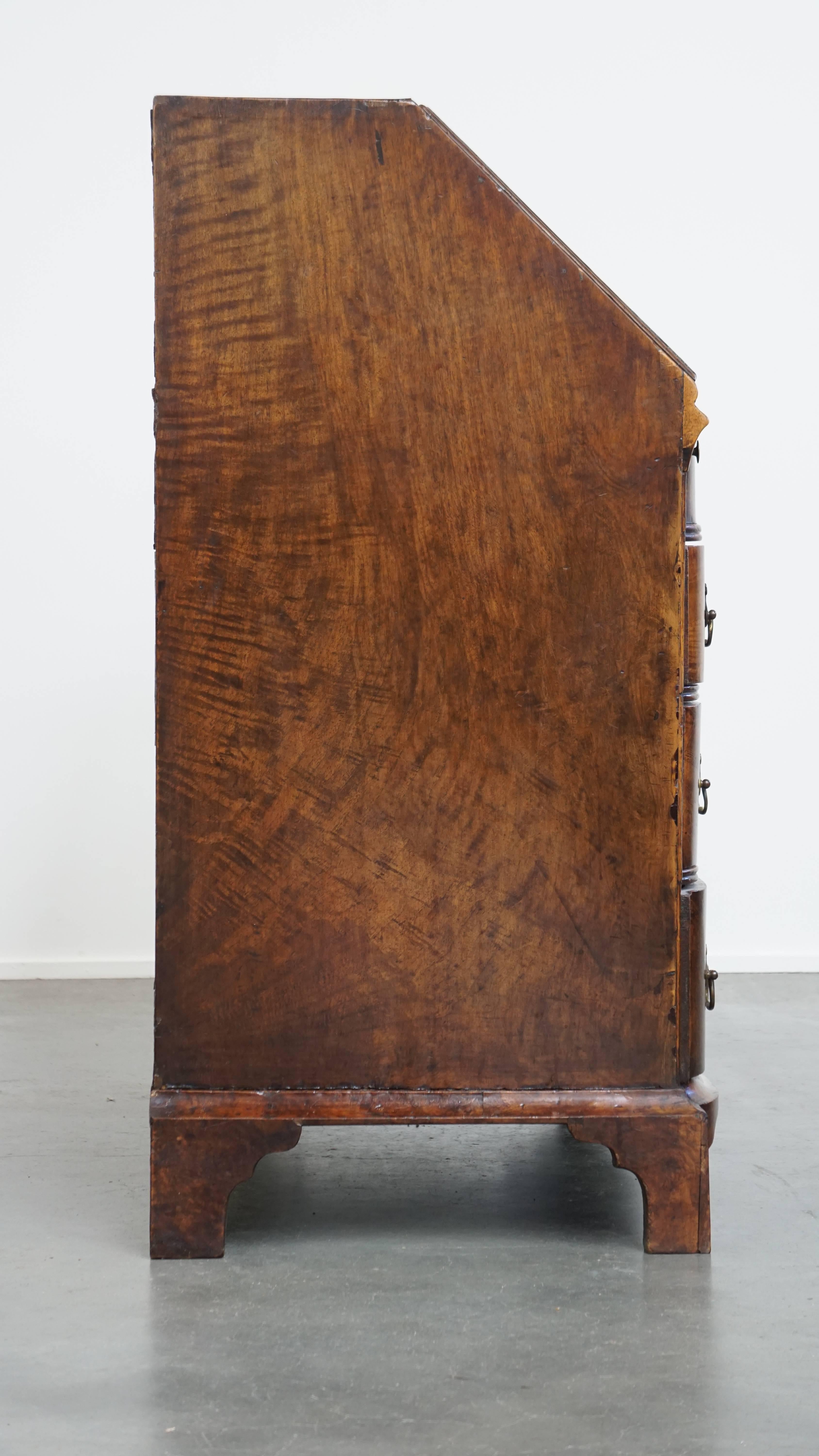 Hand-Crafted Antique Oak Secretary Desk / Chest of Drawers – Late 18th Century For Sale
