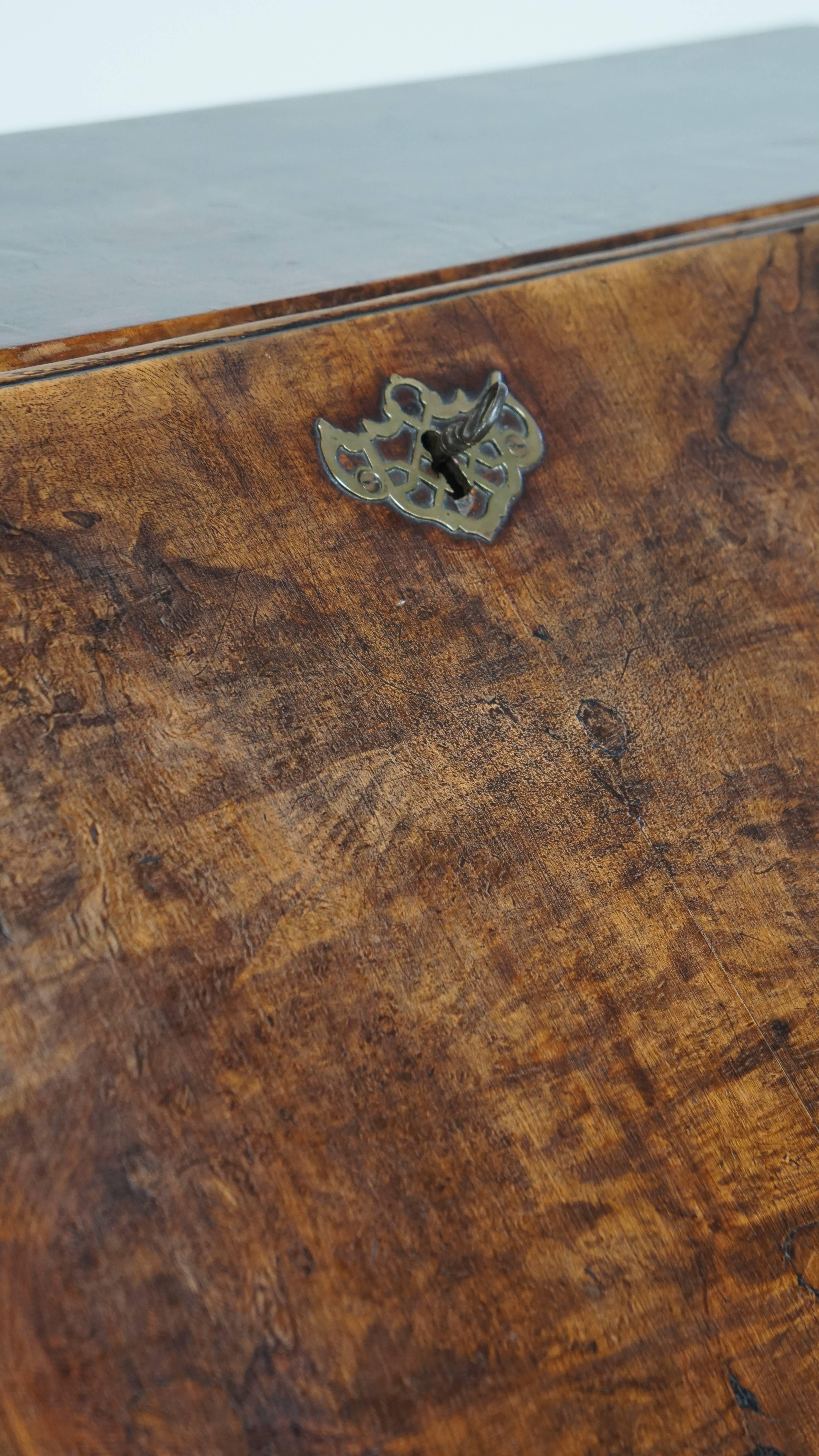 Antique Oak Secretary Desk / Chest of Drawers – Late 18th Century For Sale 2