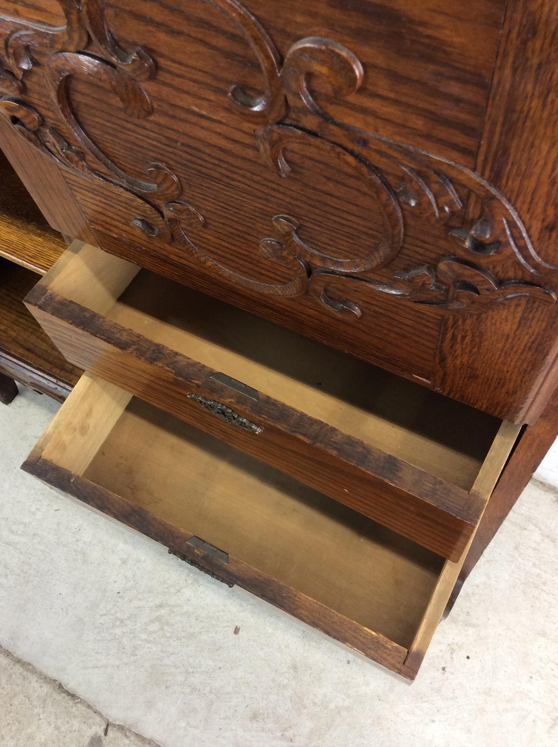 Antiguo Aparador de Roble con Librería y Escritorio de Frente Caído en venta 7
