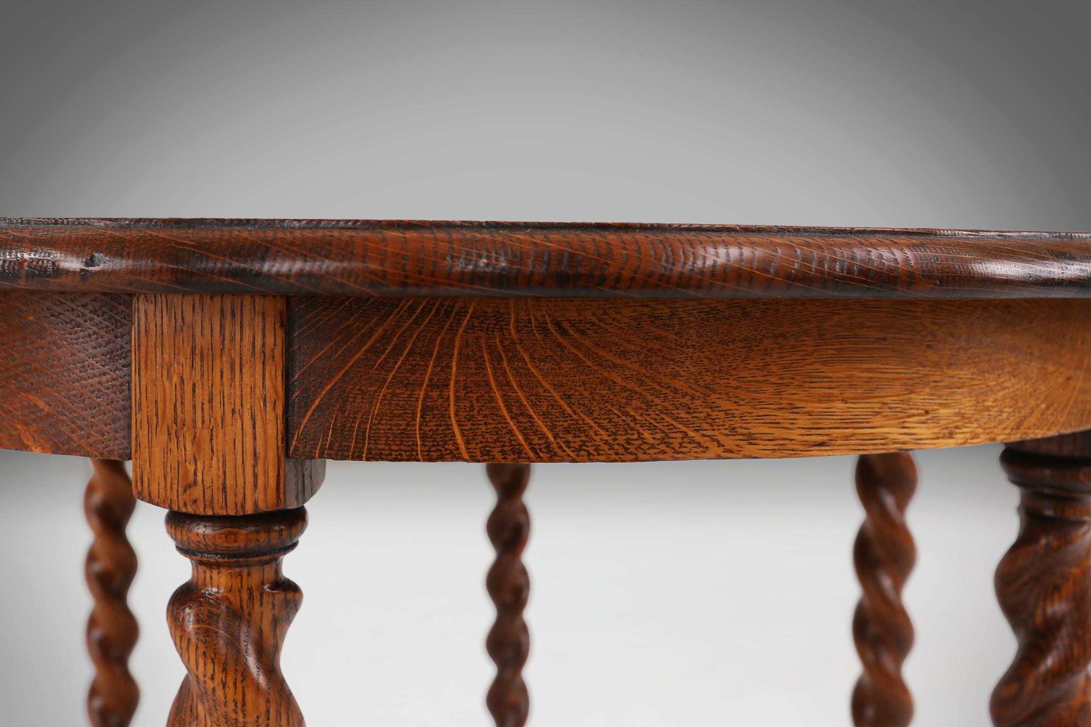 Antique oak side table 1890 For Sale 4