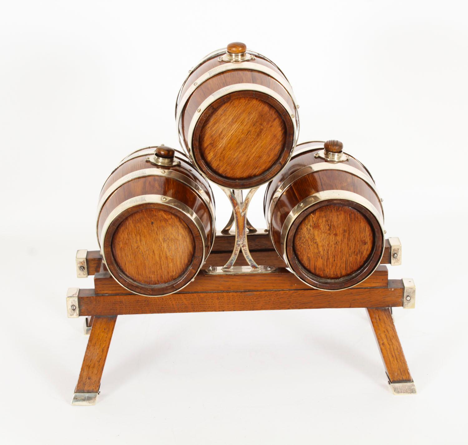 Antique Oak Silver plated Three Oak Barrel Decanters on Stand 19th Century For Sale 10