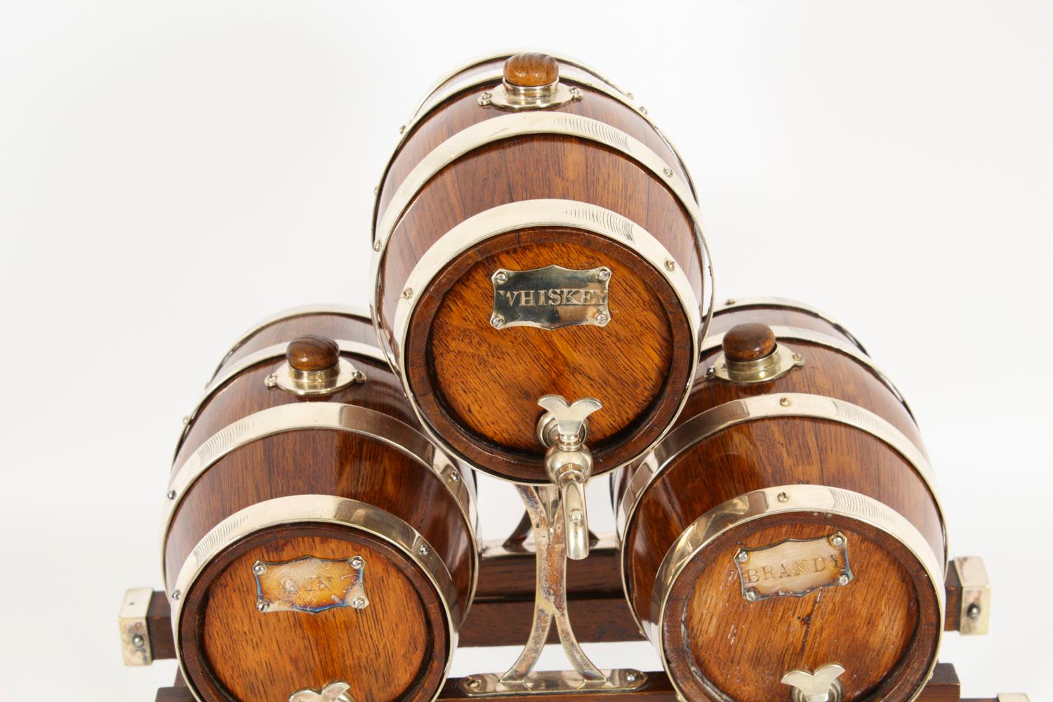 Antique Oak Silver plated Three Oak Barrel Decanters on Stand 19th Century In Good Condition For Sale In London, GB