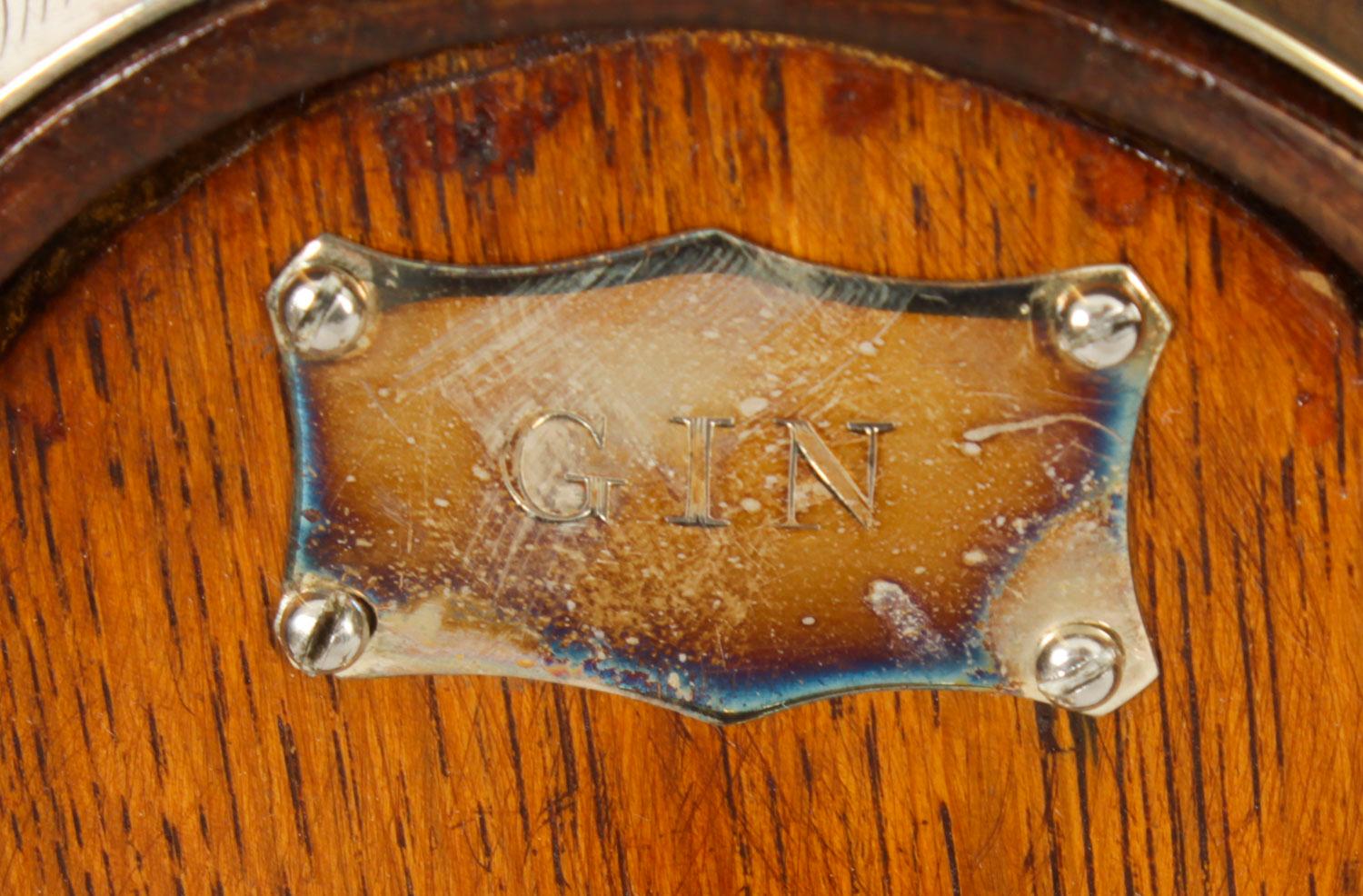 Carafes anciennes en chêne argenté à trois fûts sur Stand 19ème siècle en vente 1