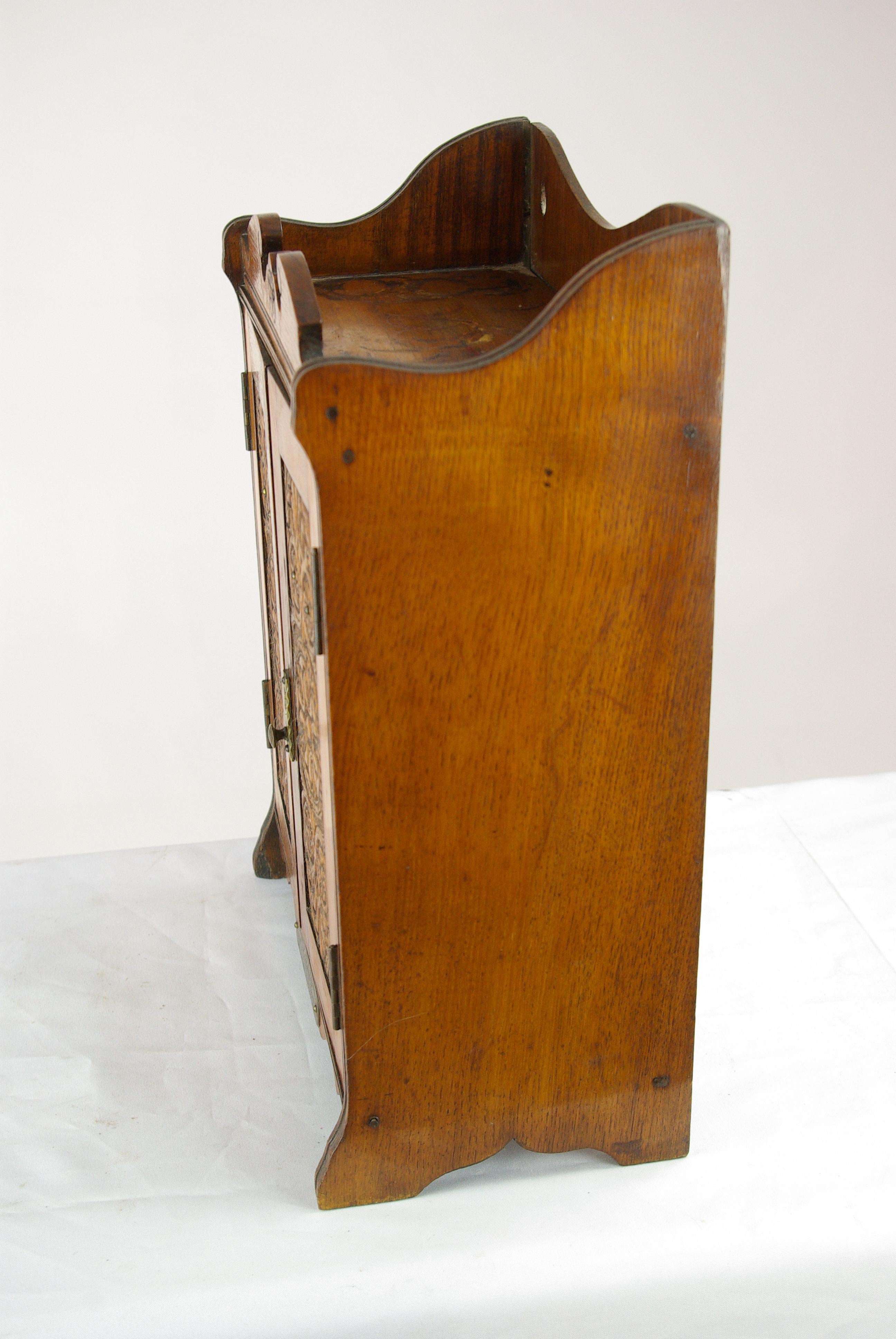 Antique Smokers Antique Oak Display Scotland, 1910s