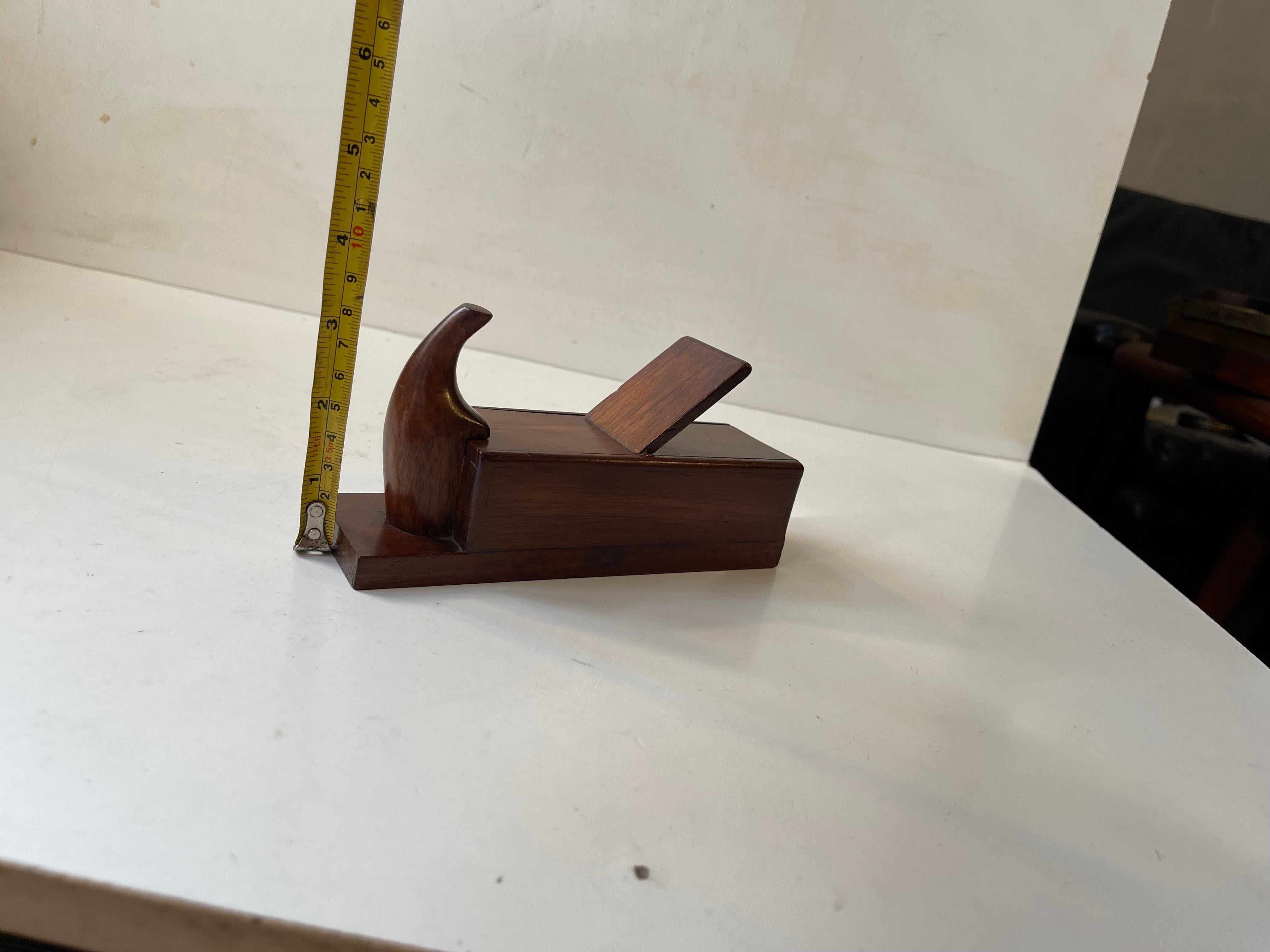 Antique Oak Snuff Box in the form of a Woodworking Plane For Sale 4