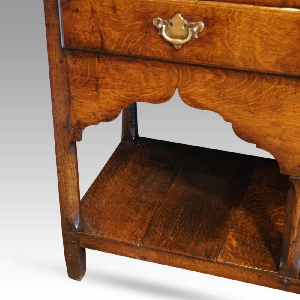 Georgien Base de commode ancienne en chêne du Wales and Wales en vente