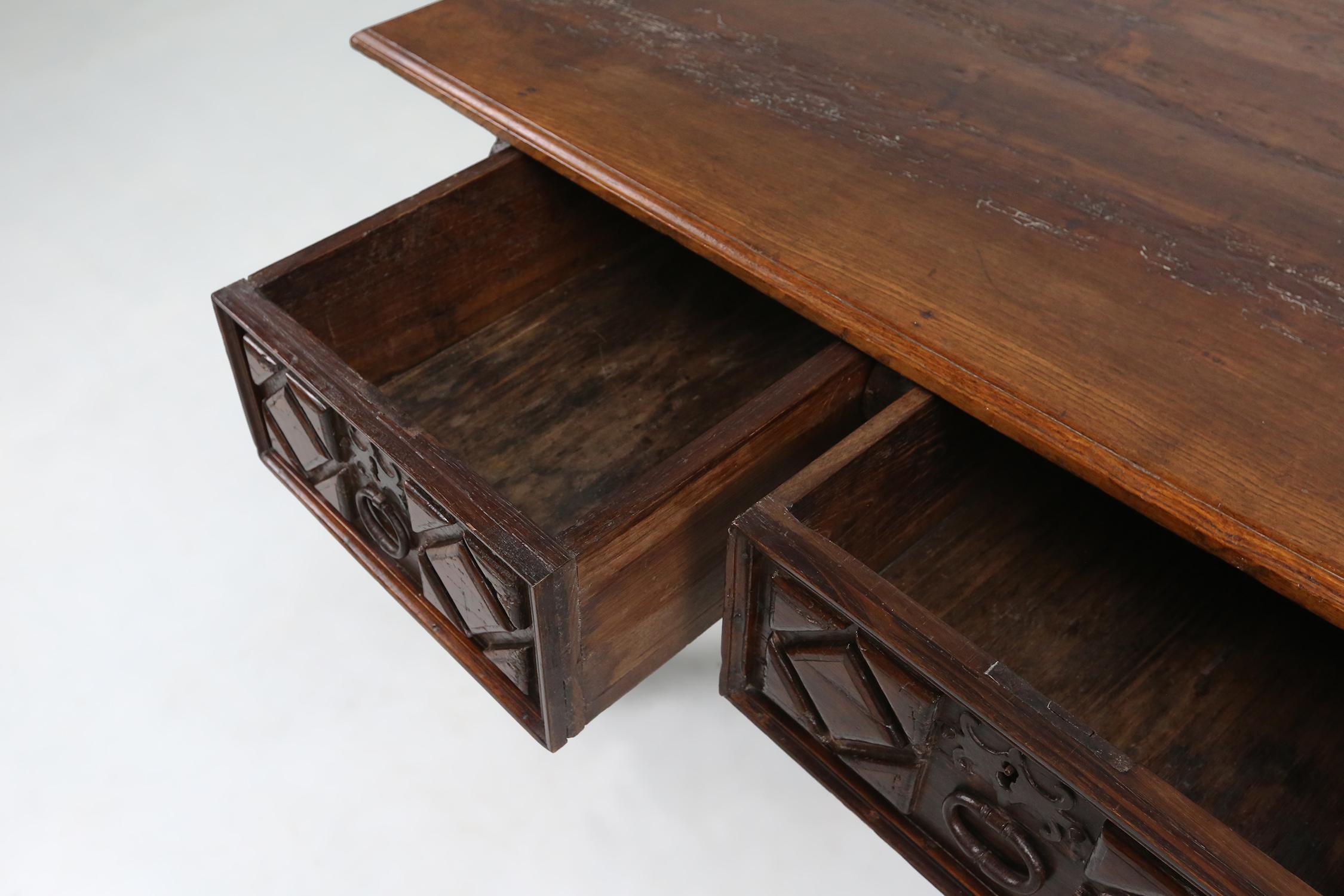 Wood Antique oak Spanish console table with handcrafted drawers, 18th century For Sale