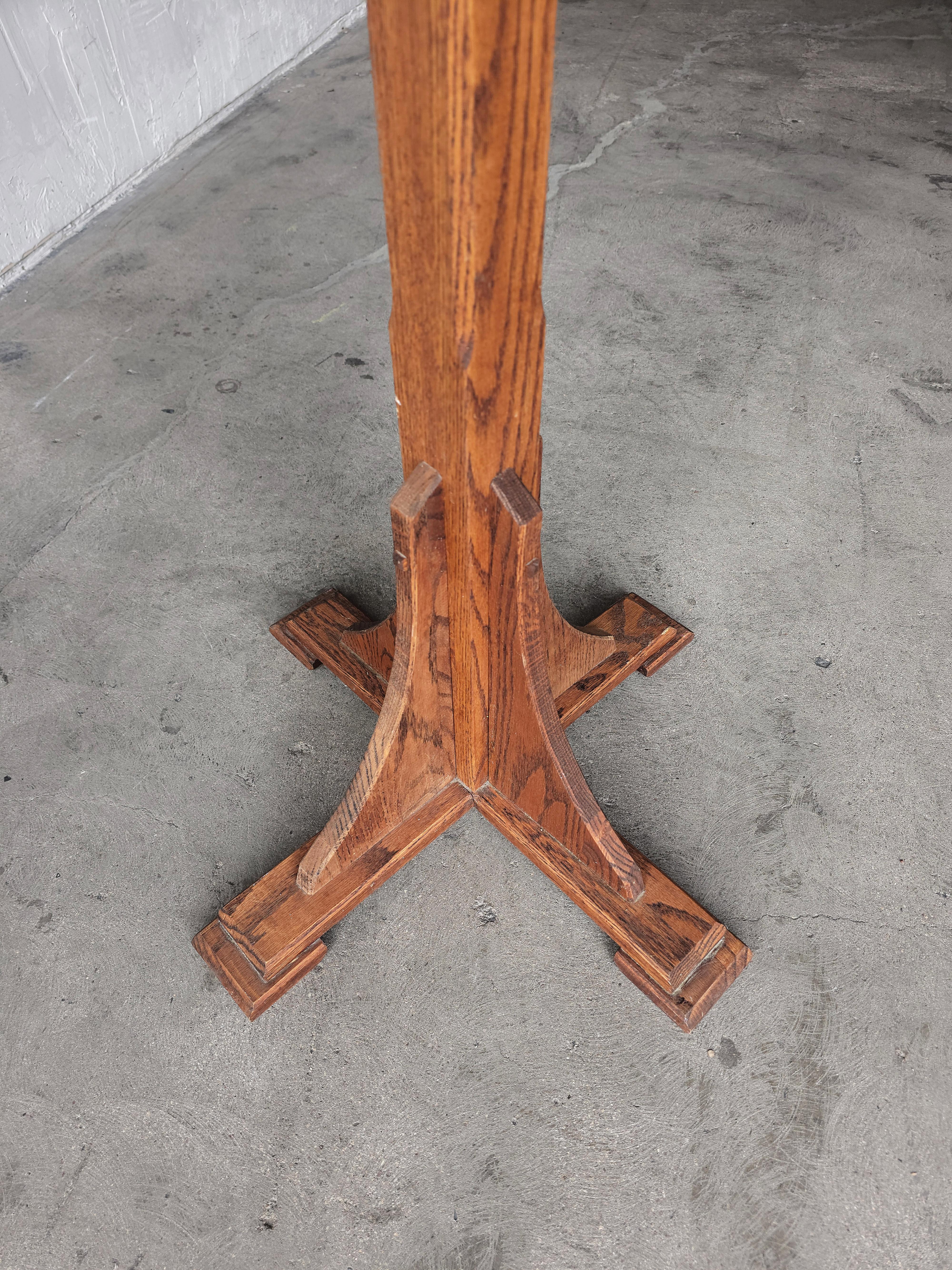 20ième siècle Porte-manteau ancien en Oak Oak Stand en vente