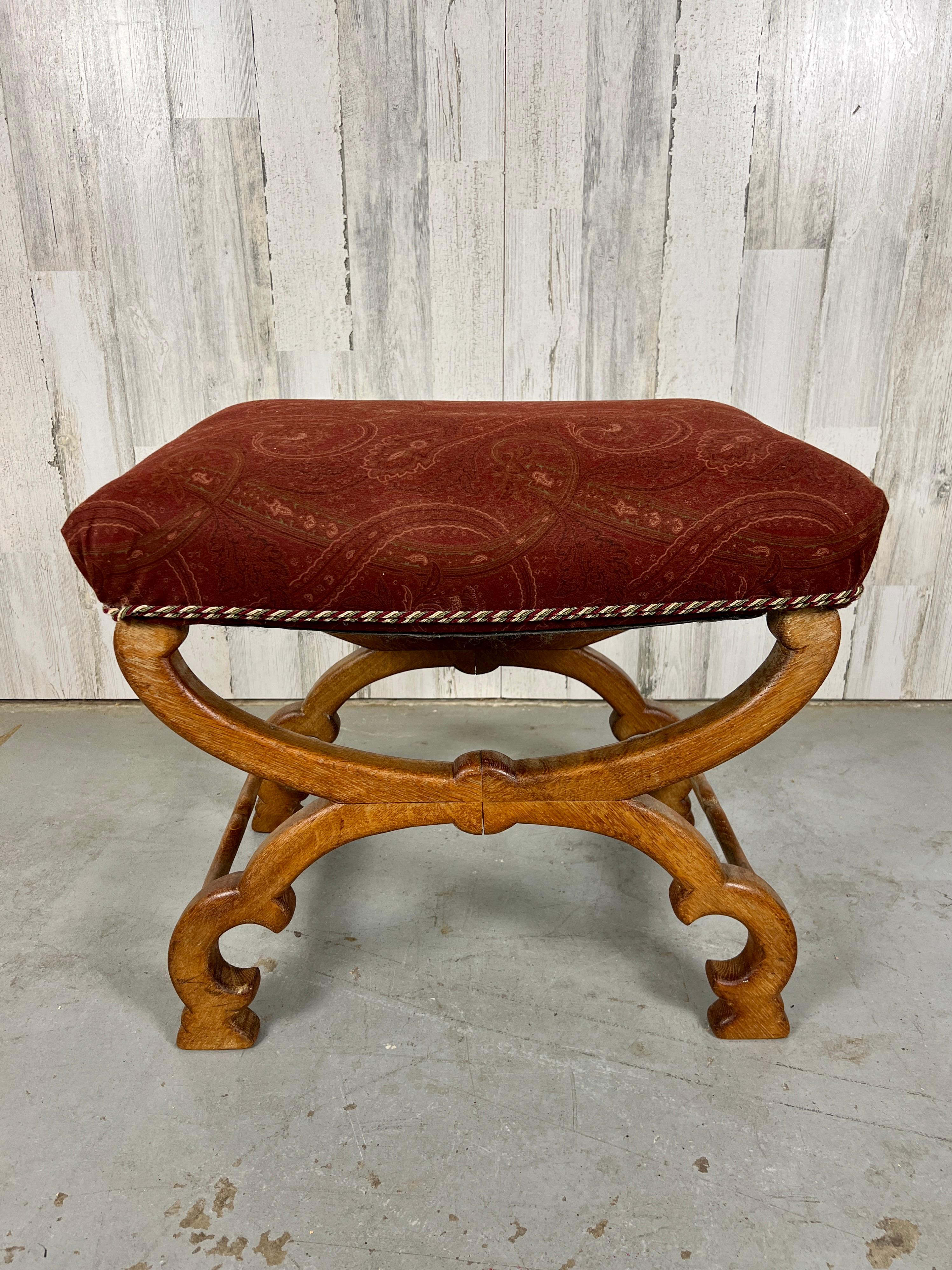 Antique Oak Stool In Good Condition For Sale In Denton, TX