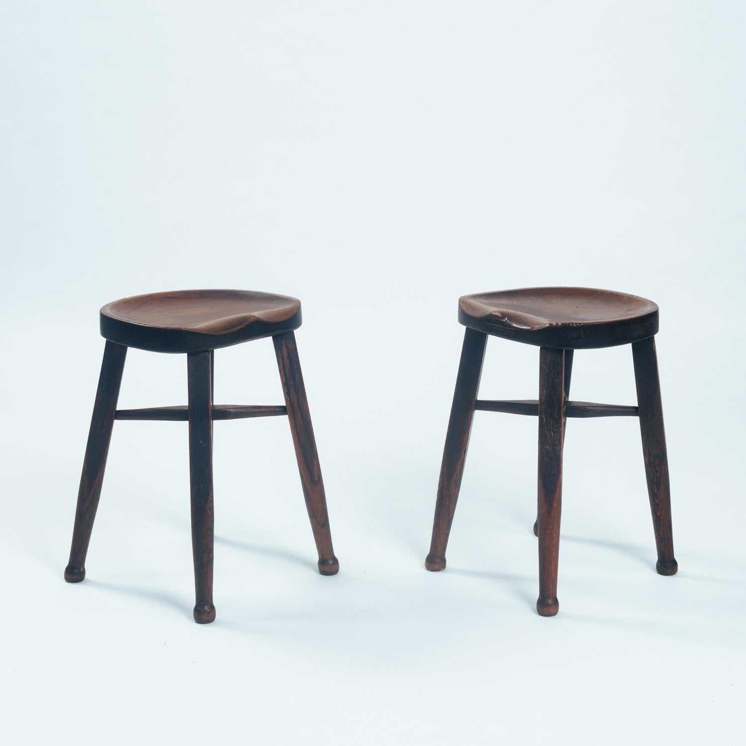 Tabourets en chêne antique, ensemble de 2 en vente 3