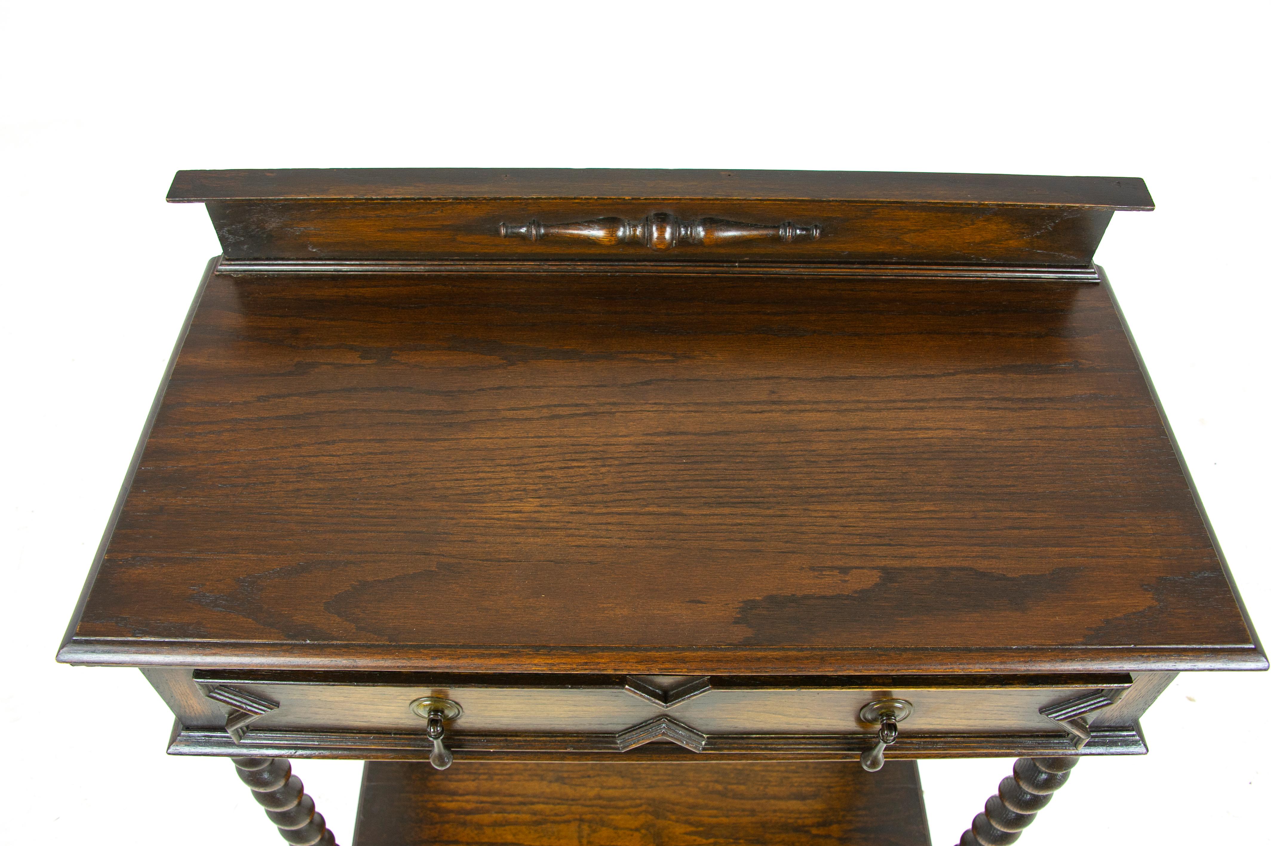 Scottish Antique Oak Table, Barley Twist Hall Table or Lamp Table, Scotland 1920, B1452