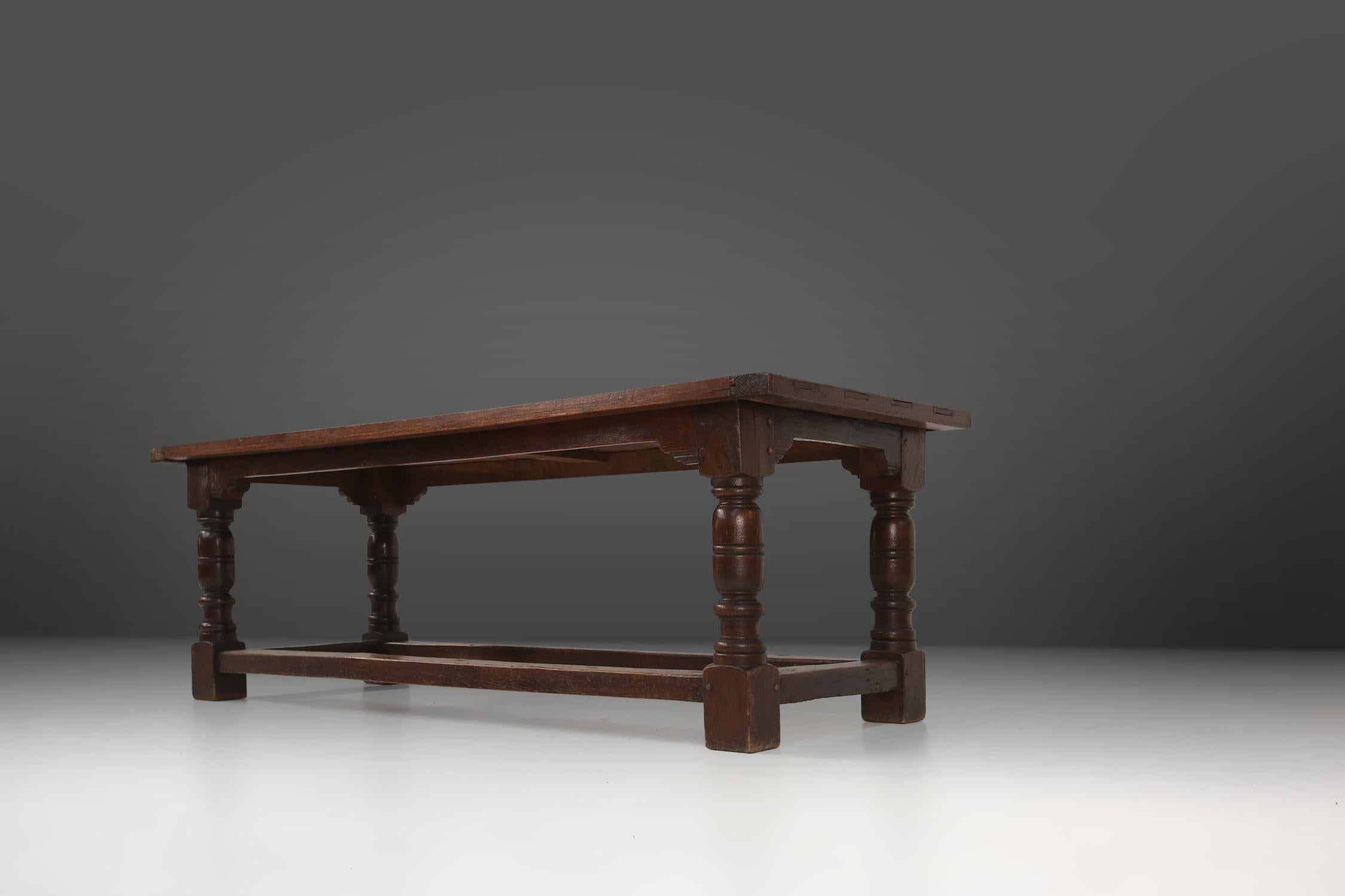 Antiker Tisch aus Eiche, Frankreich, 1850er Jahre im Angebot 3