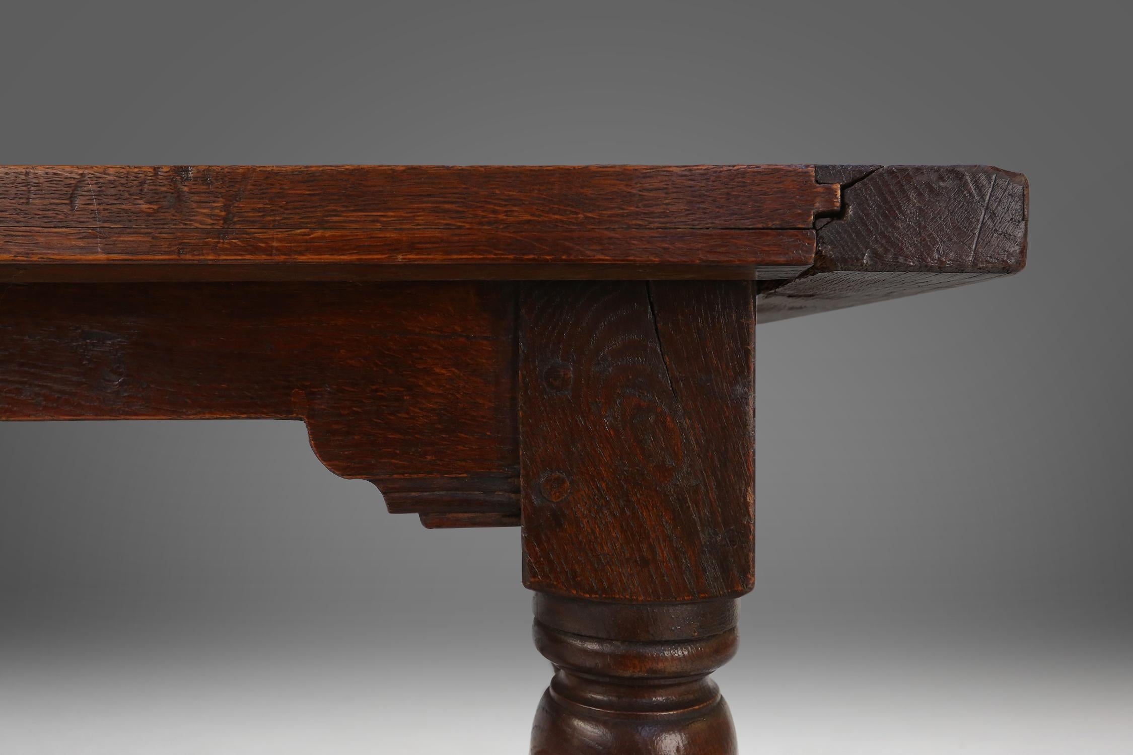 Antiker Tisch aus Eiche, Frankreich, 1850er Jahre (Eichenholz) im Angebot