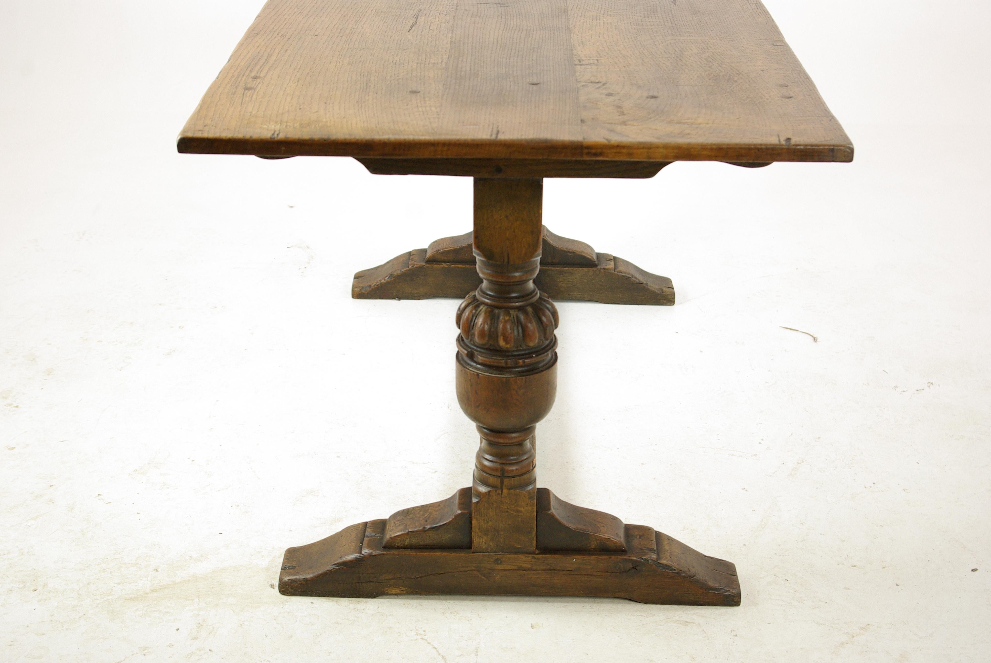 Antique oak table, antique tiger oak farm house refectory table with baluster supports, Scotland 1920s, Antique Furniture, B1277

Scotland 1920s
Solid oak construction w.o.f. 
Three plank moulded and pegged top
All supported by two thick carved