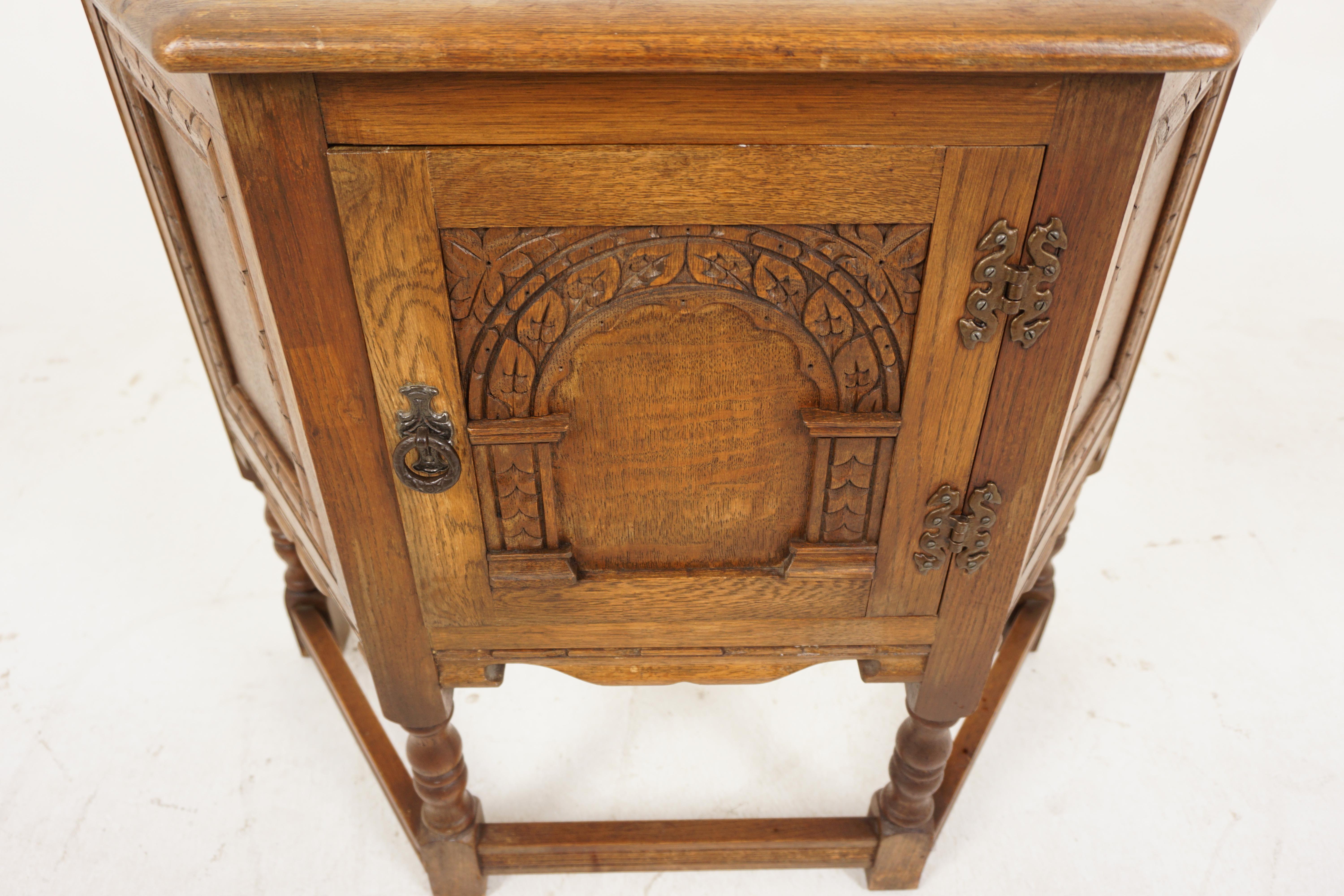 Antique Oak Table, Vintage Carved Oak Sofa and Hall Table, Scotland 1930, H1076 In Good Condition In Vancouver, BC