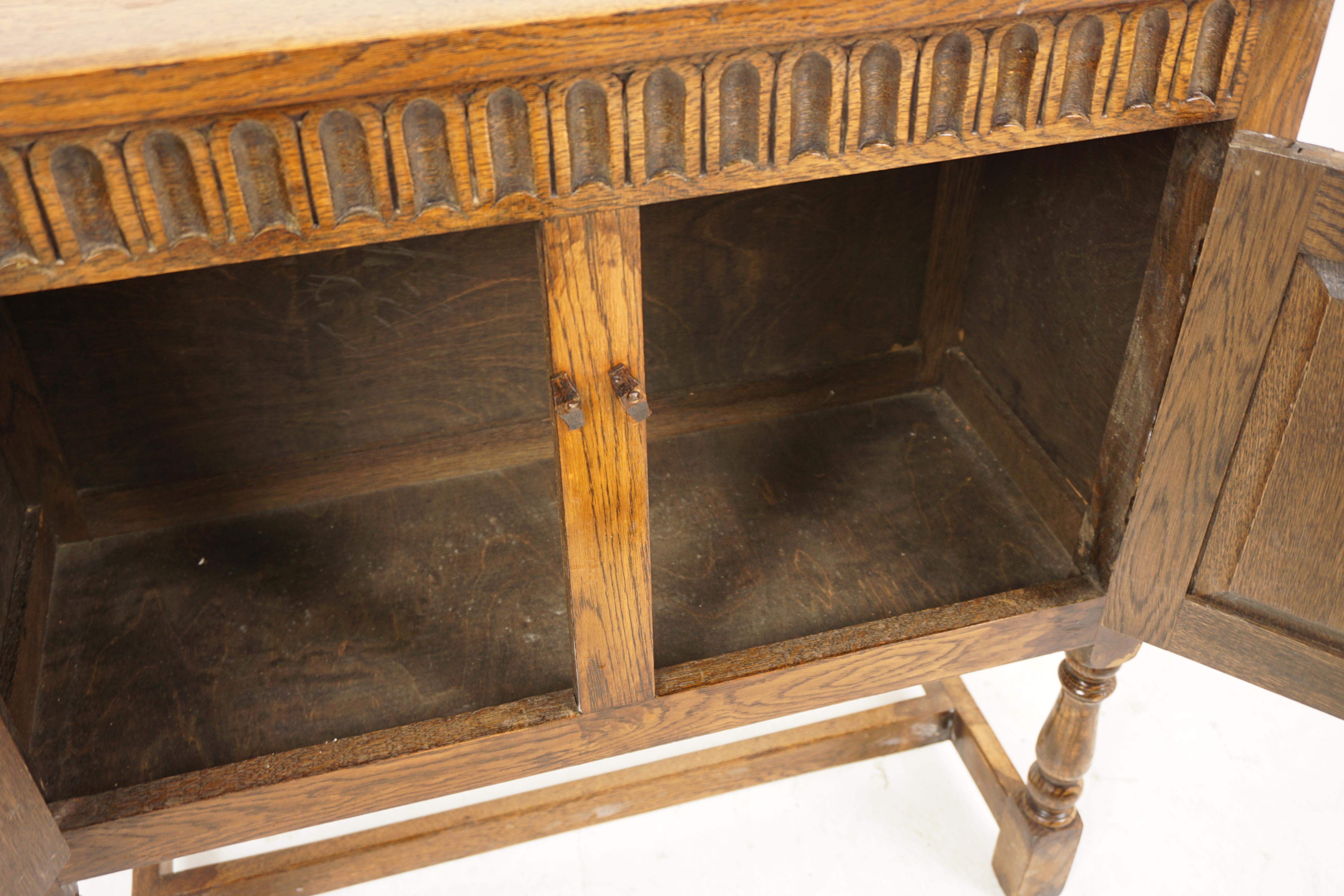 Antique Oak Table, Vintage Small Carved Oak Cupboard, Scotland 1930, H1079 In Good Condition In Vancouver, BC