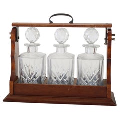 Antike Eiche Tantalus mit 3-Art Glas Spirituosen Dekanter C1920