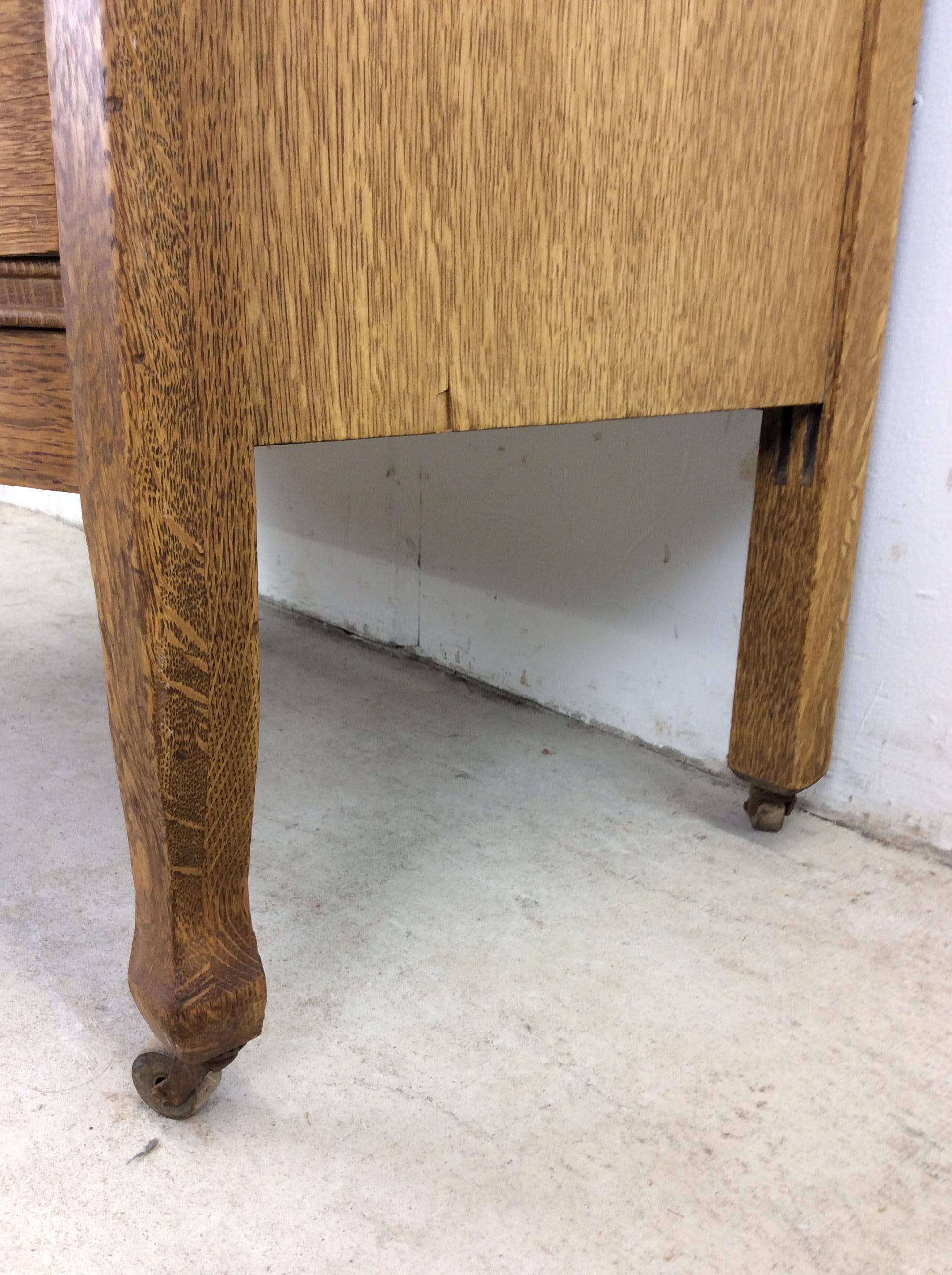 Cómoda antigua de tres cajones de roble con espejo oval montado en venta 5