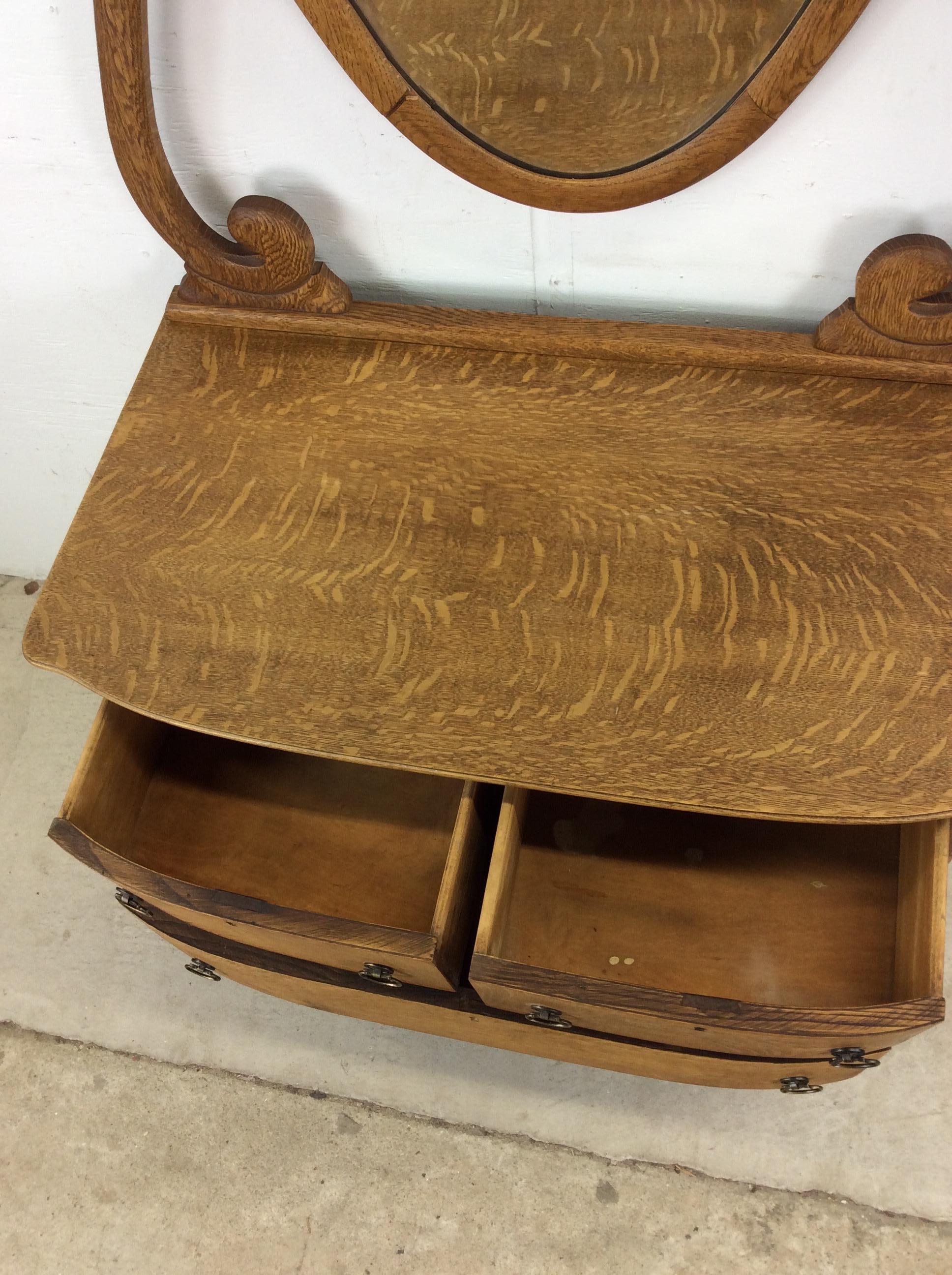 Cómoda antigua de tres cajones de roble con espejo oval montado en venta 11