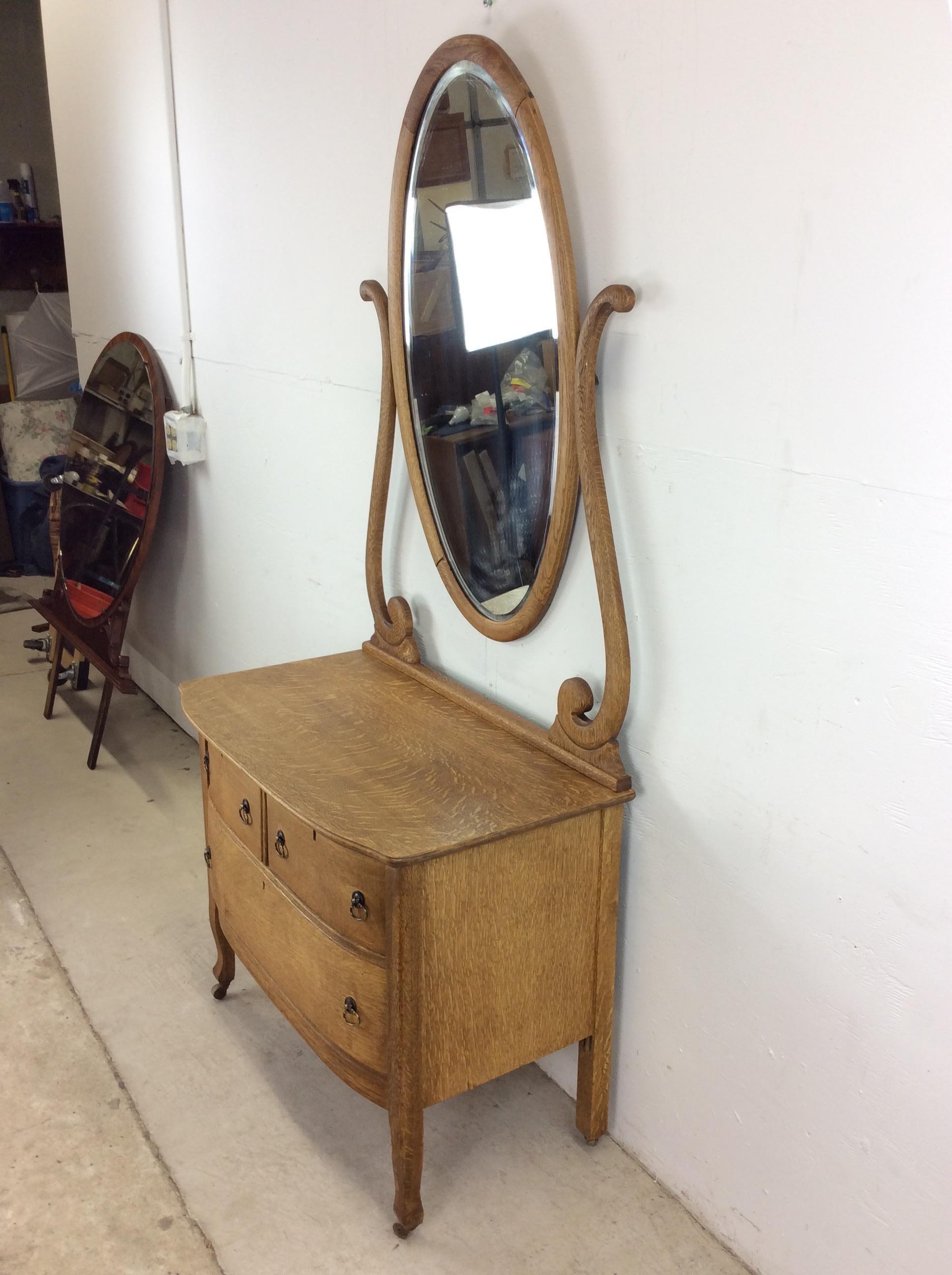 Cómoda antigua de tres cajones de roble con espejo oval montado siglo XX en venta
