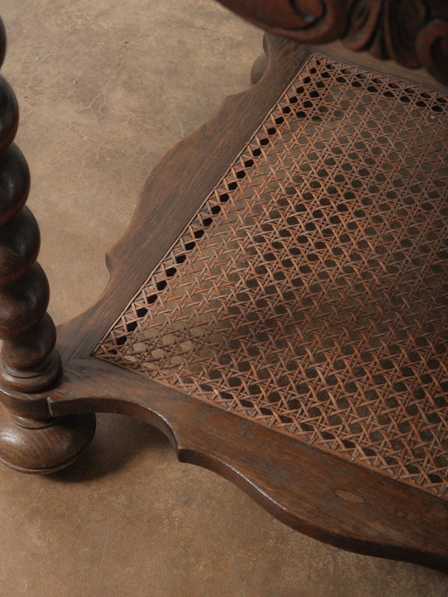 Céramique Table d'appoint en chêne ancien à plateau carrelé avec scène nautique et pieds torsadés en orge en vente