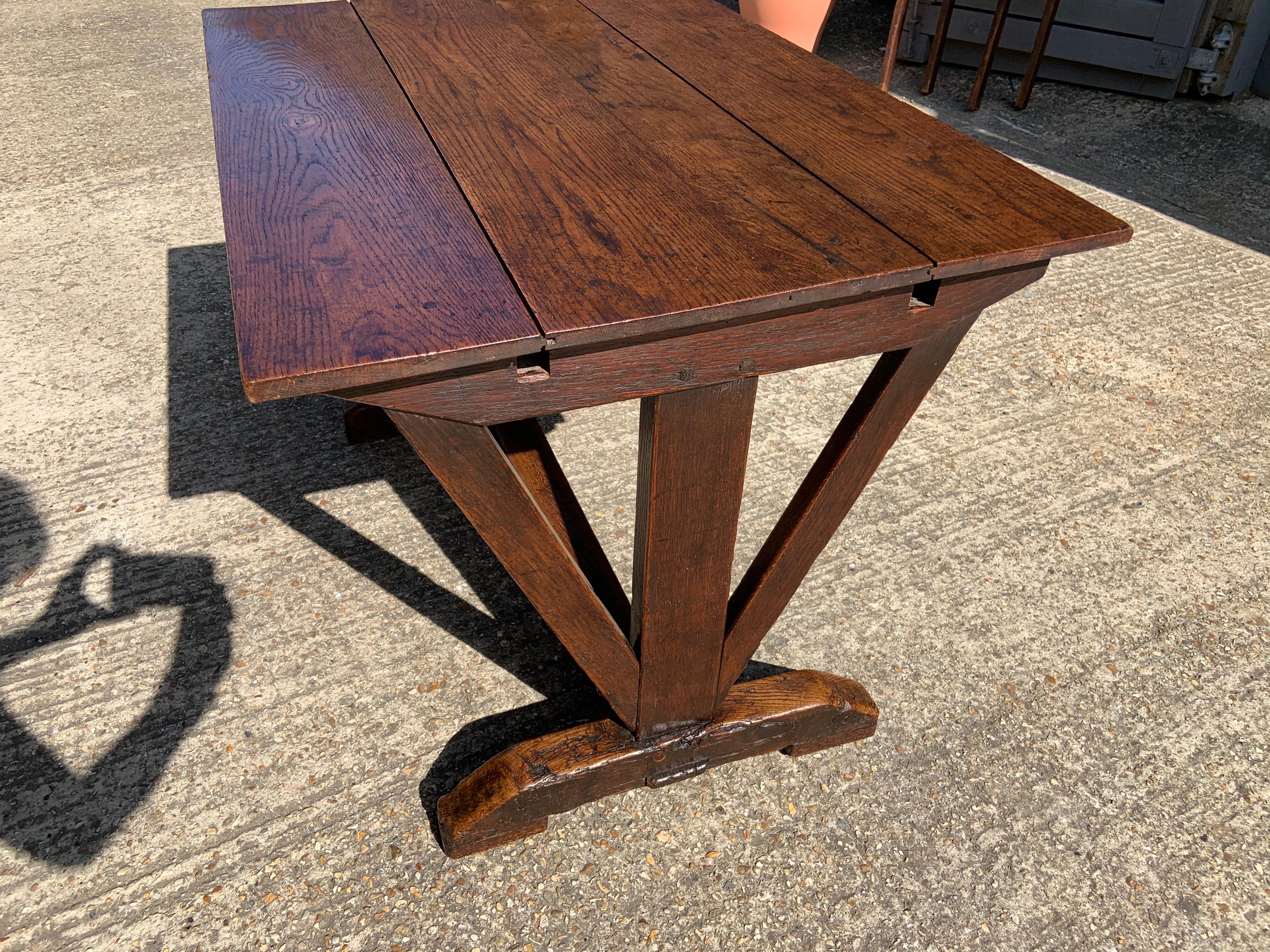 Antique Oak Trestle Table with Two Half Moon Leaves In Good Condition In Billingshurst, GB