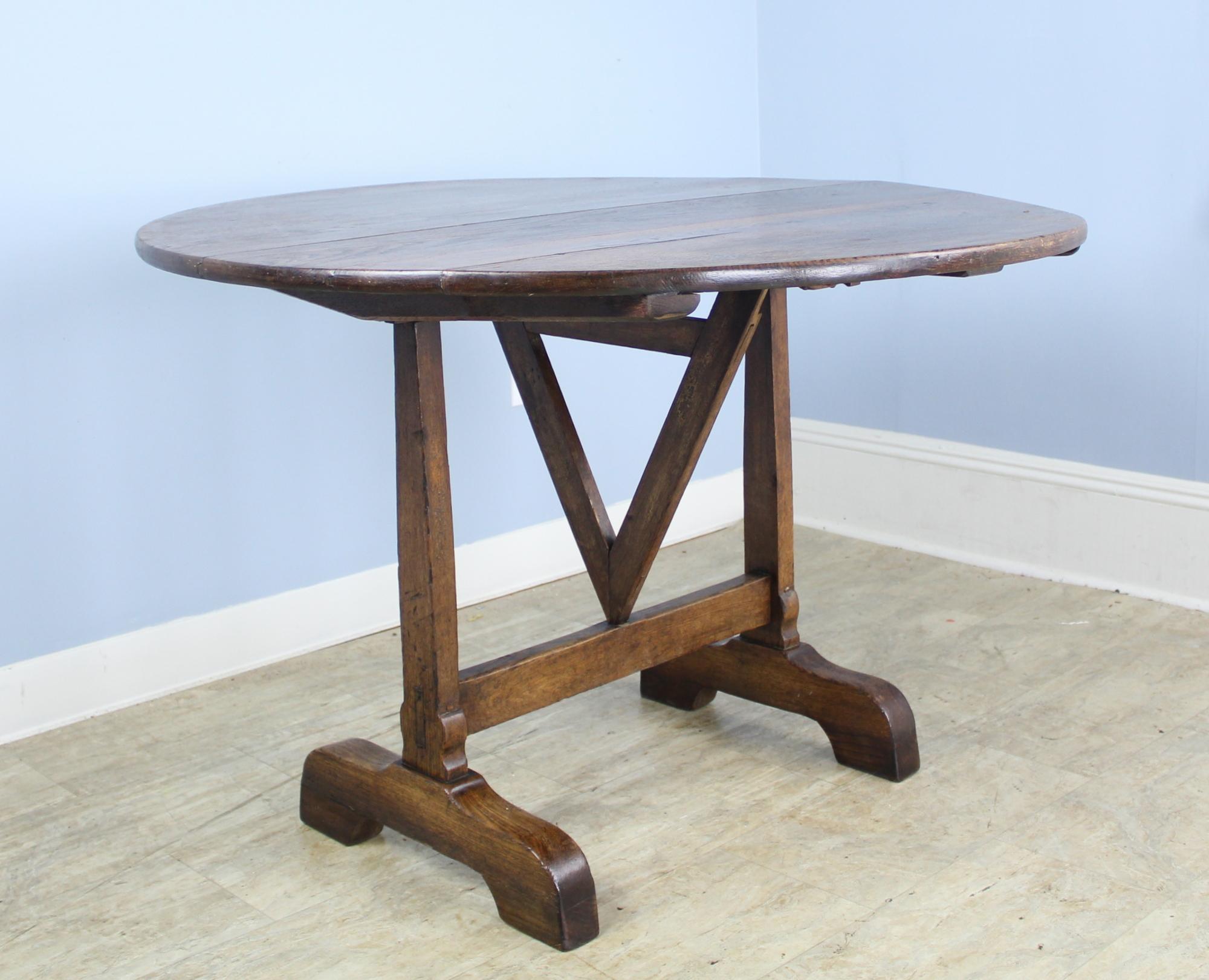 Antique Oak Vendange or Wine Tasting Table In Good Condition In Port Chester, NY