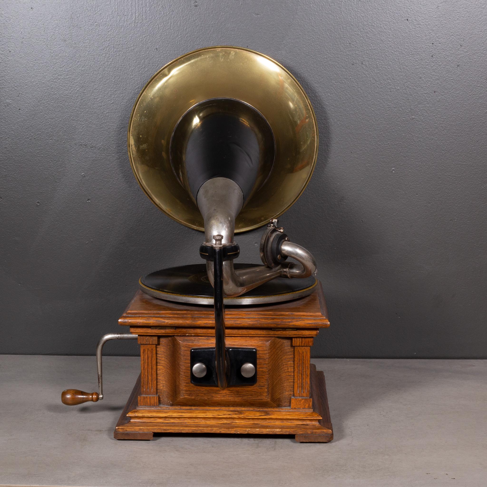 20th Century Working Antique Oak Victor Gramophone Talking Machine c.1910