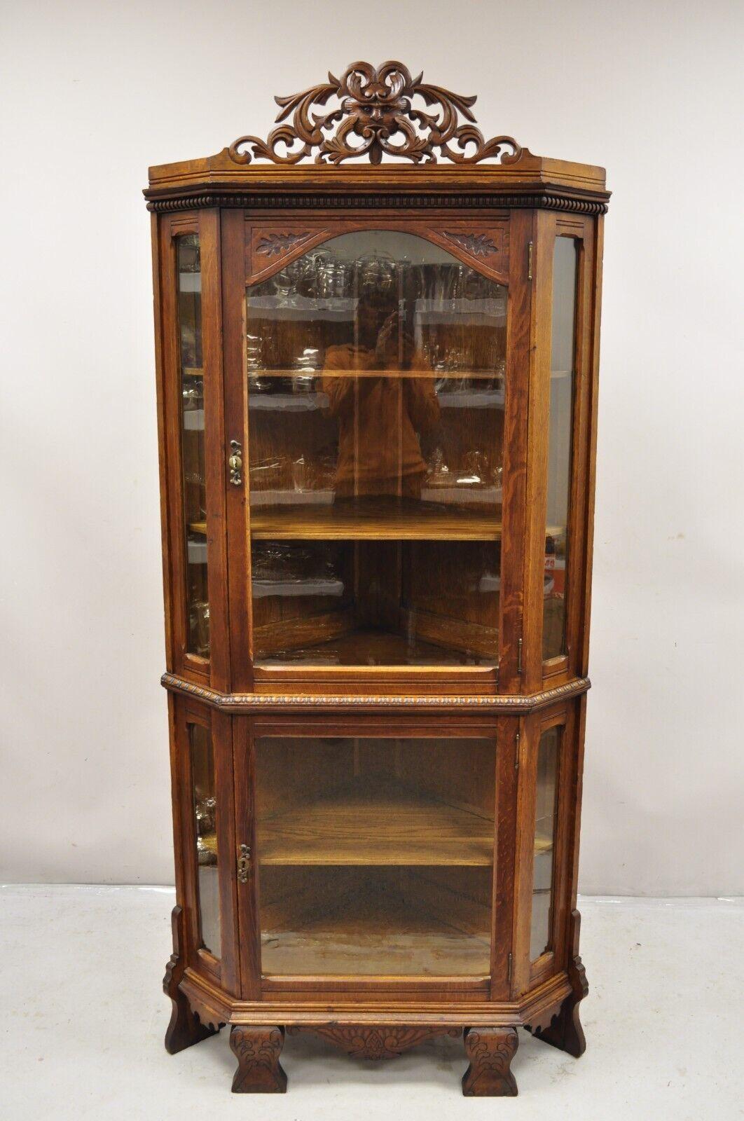 Antique armoire d'angle victorienne en chêne avec porte en verre sculptée Curio Corner China Cabinet en vente 6