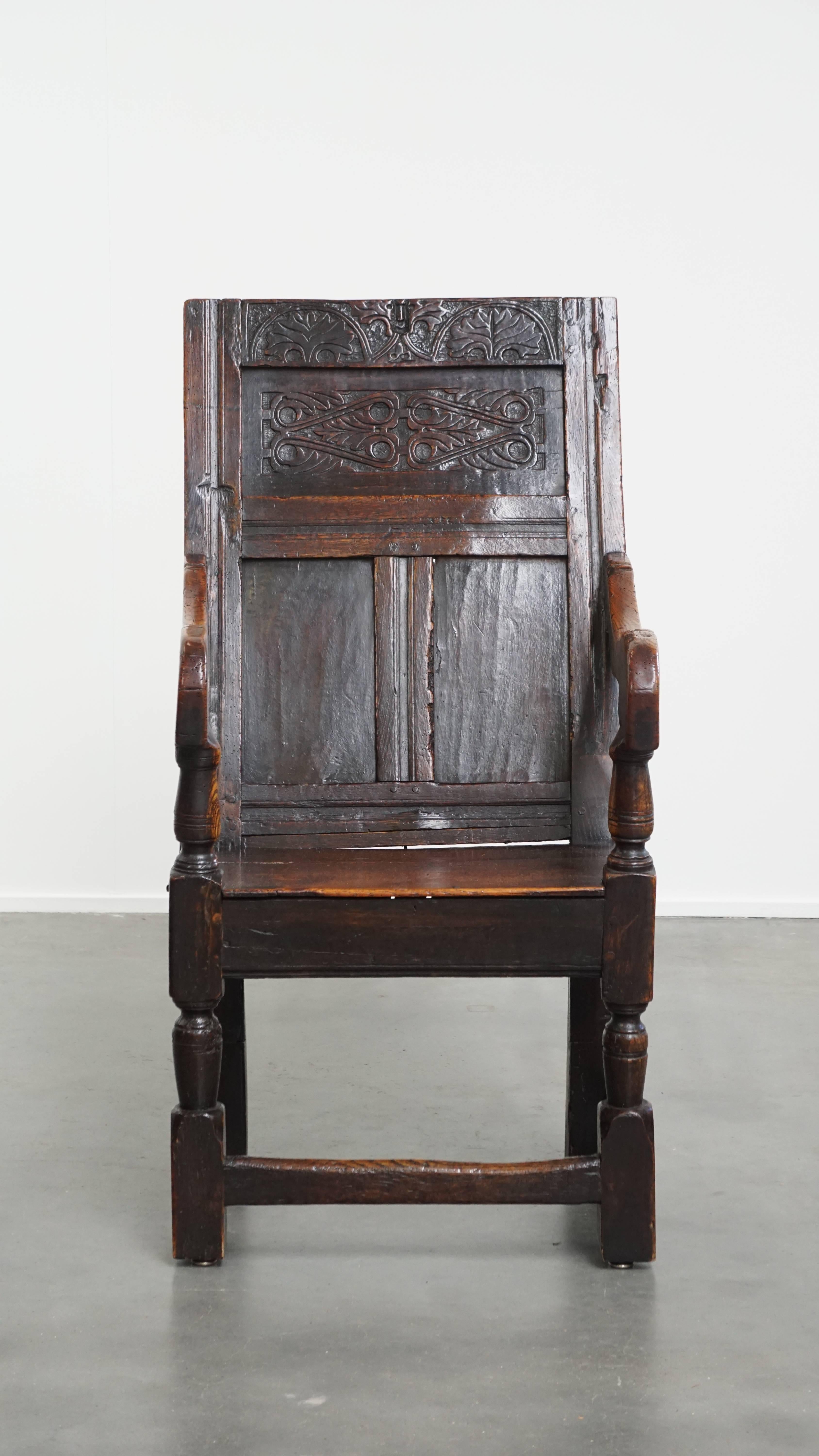 Angeboten wird hier diese schöne und stattliche antike Eiche Wainscot Stuhl / Beistuhl aus dem 17. Jahrhundert mit einem warmen Finish.

Dieser prächtige antike Wainscot-Stuhl aus Eiche aus dem 17. Jahrhundert ist eine wunderbare historische