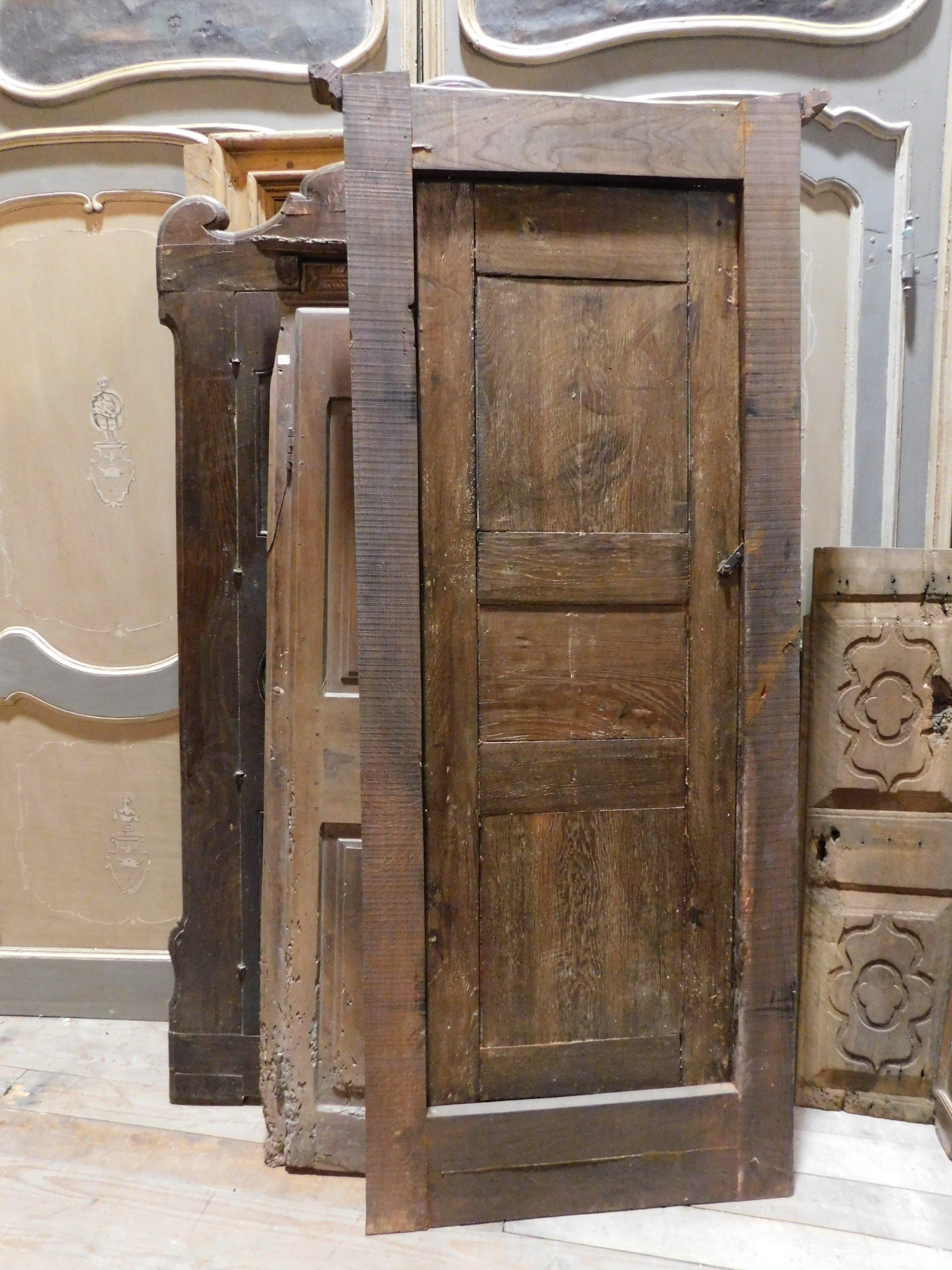 18th Century and Earlier Antique Oak Wall Placard, Built-In Wardrobe, Cupboard, Italy '700 For Sale