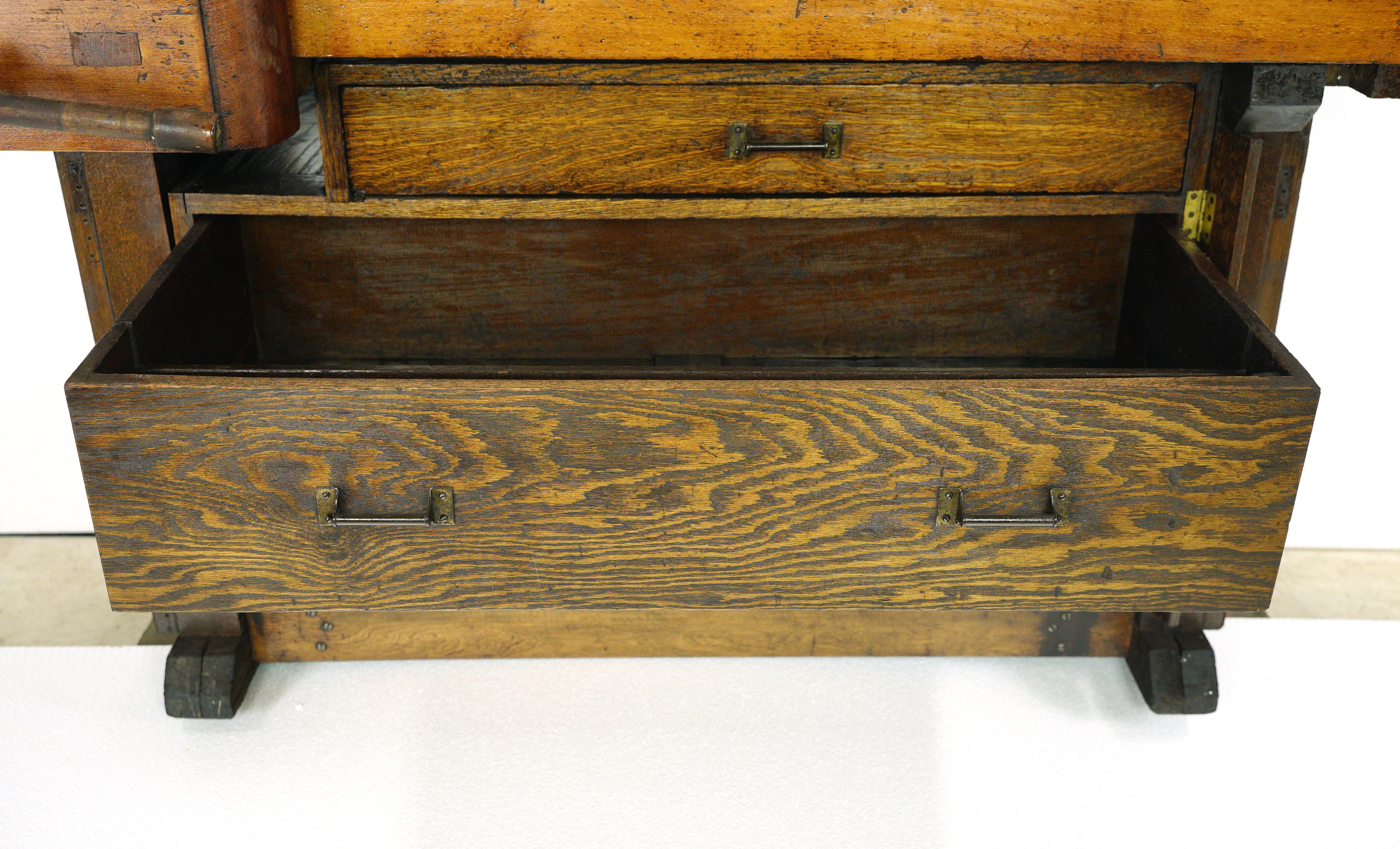 Antique Oak Wood Carpenters Work Bench Table w Vices In Good Condition For Sale In New York, NY