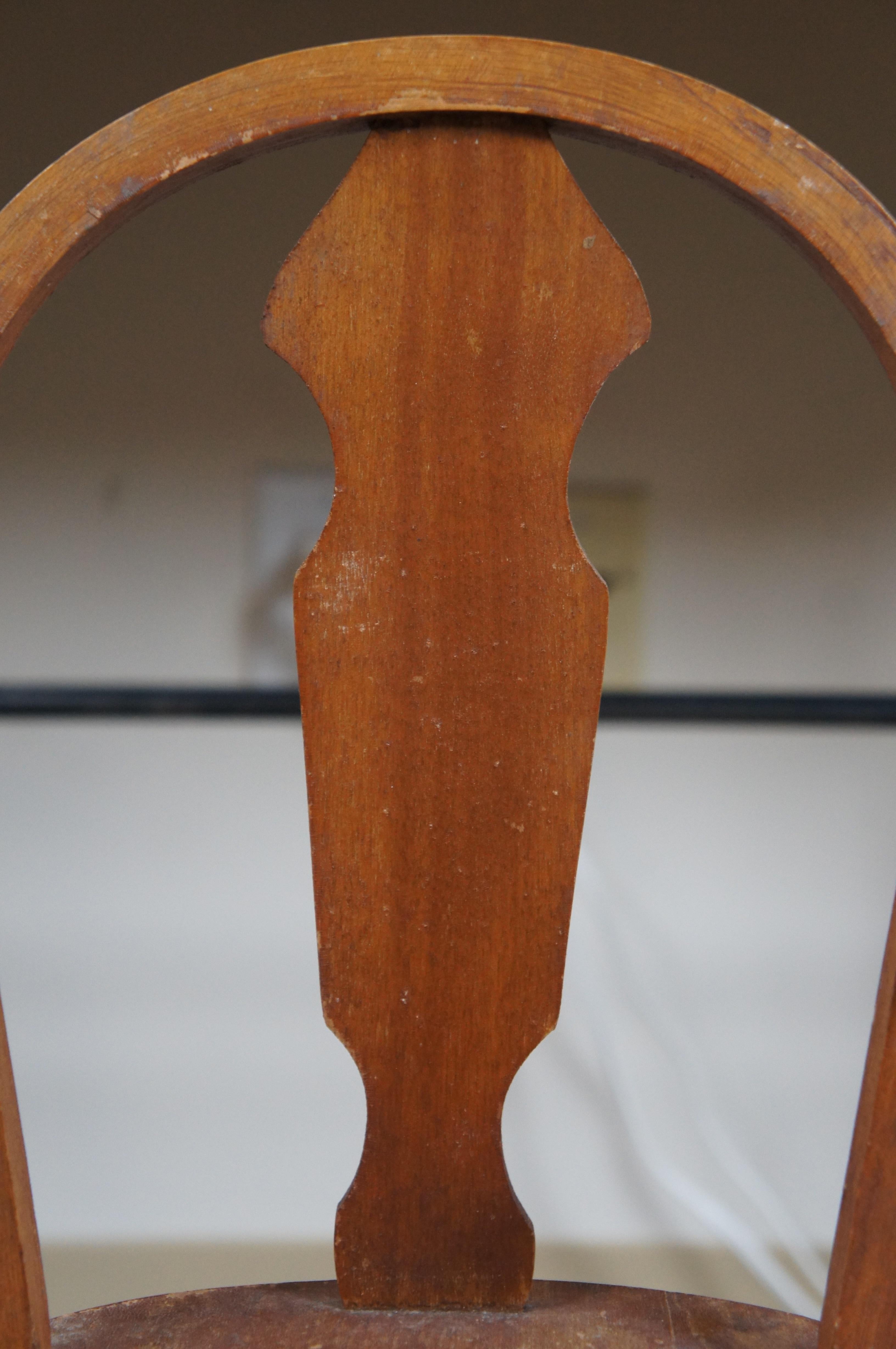 Antiker Kinder-Doll-Stuhl aus Eichenholz mit Swing-Tablett, 26 im Angebot 7