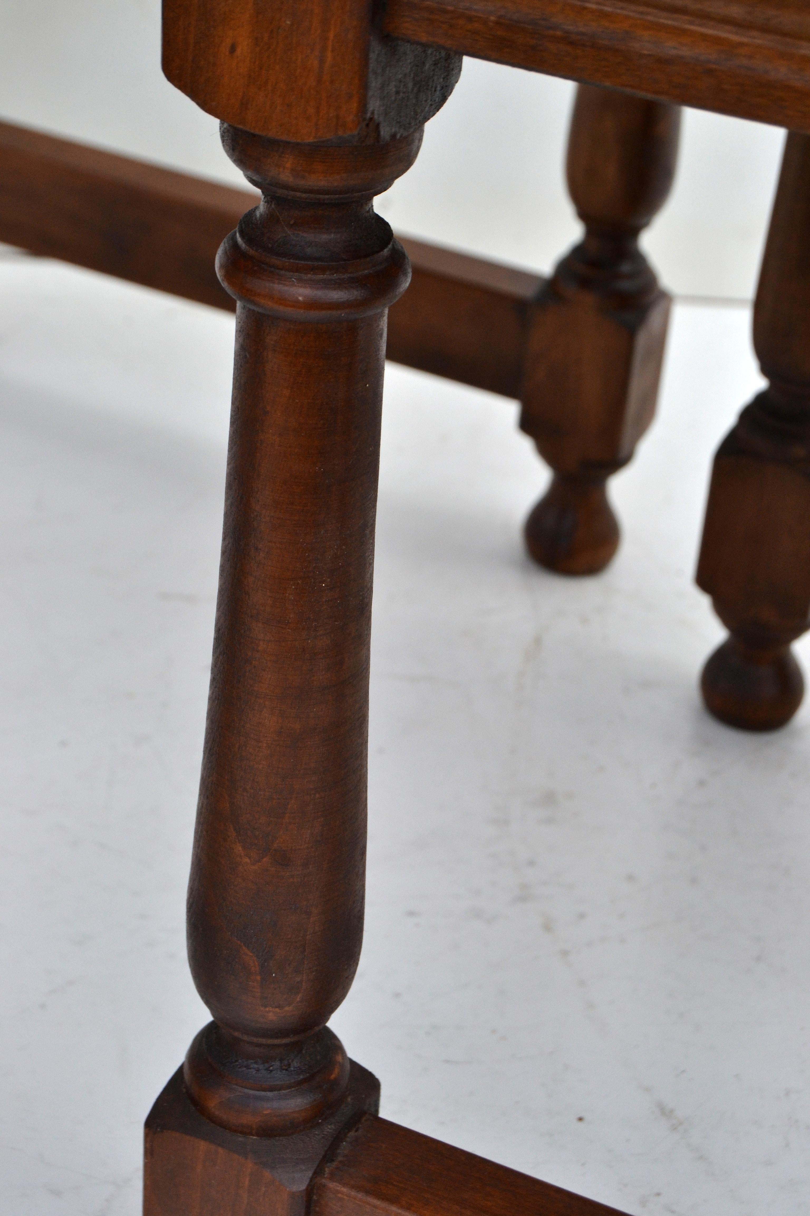 Antique Oakwood Set of 3 Nesting Tables Turned Legs, Stacking Tables, France For Sale 1