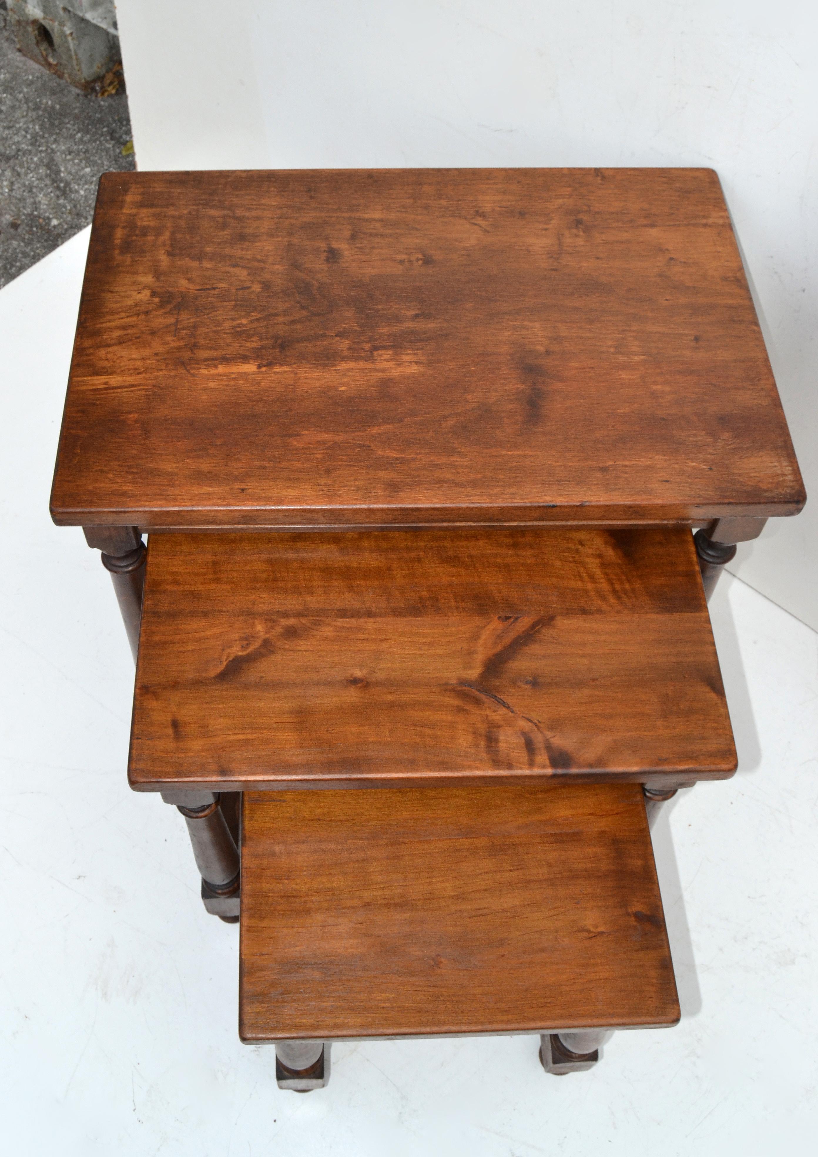 20th Century Antique Oakwood Set of 3 Nesting Tables Turned Legs, Stacking Tables, France For Sale