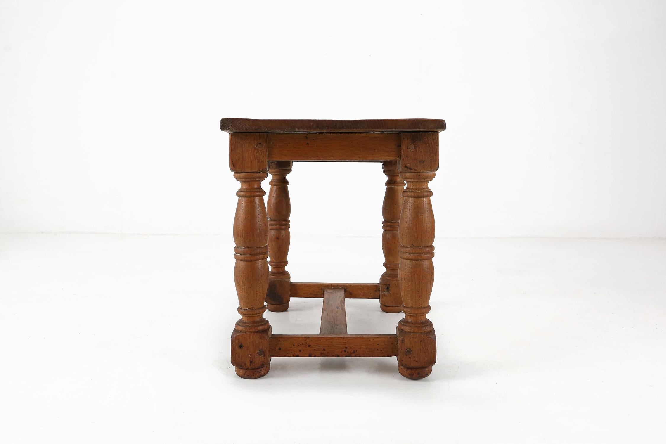 Antique Oak Wooden Side Table Ca.1850 For Sale 1