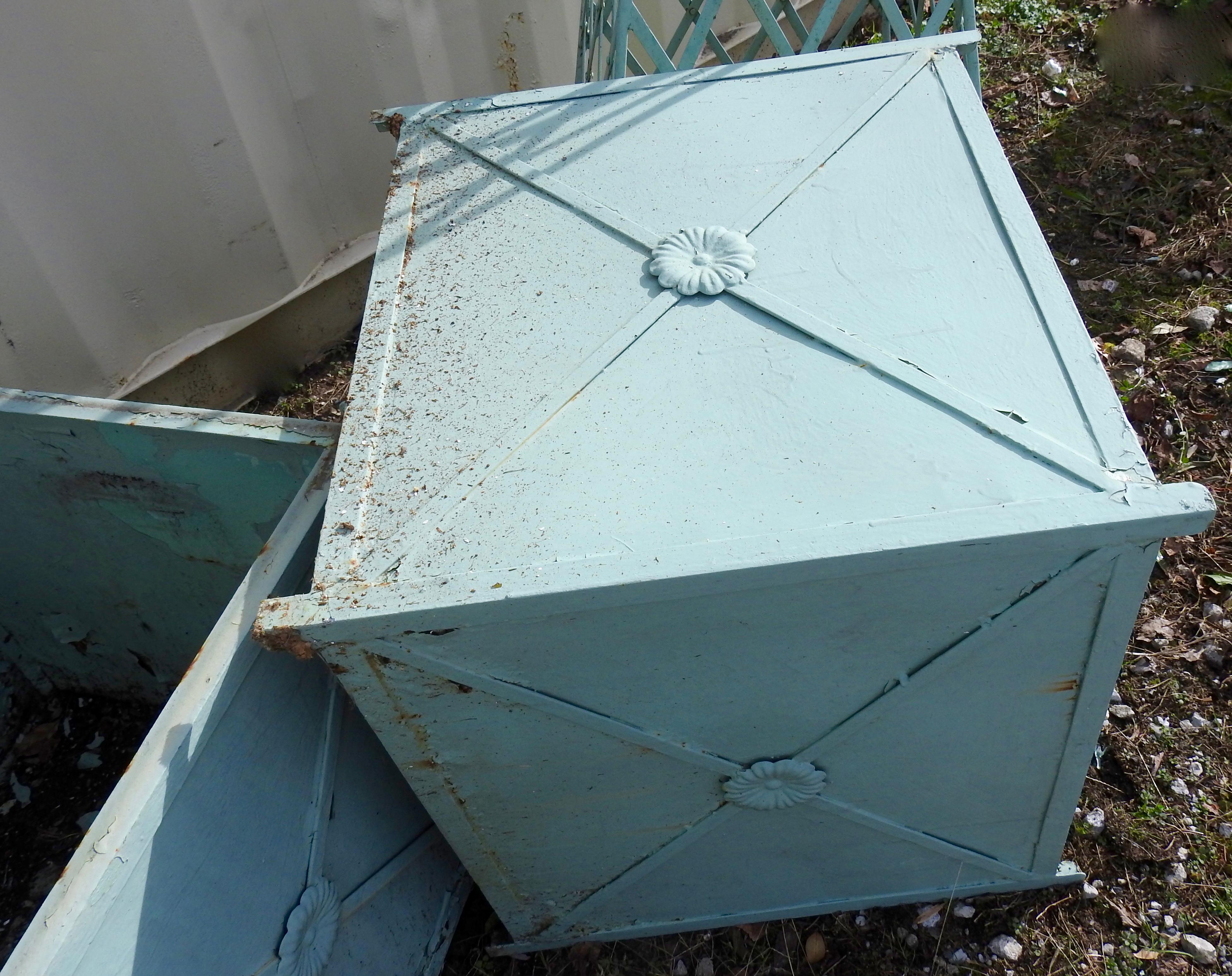 antique turquoise paint