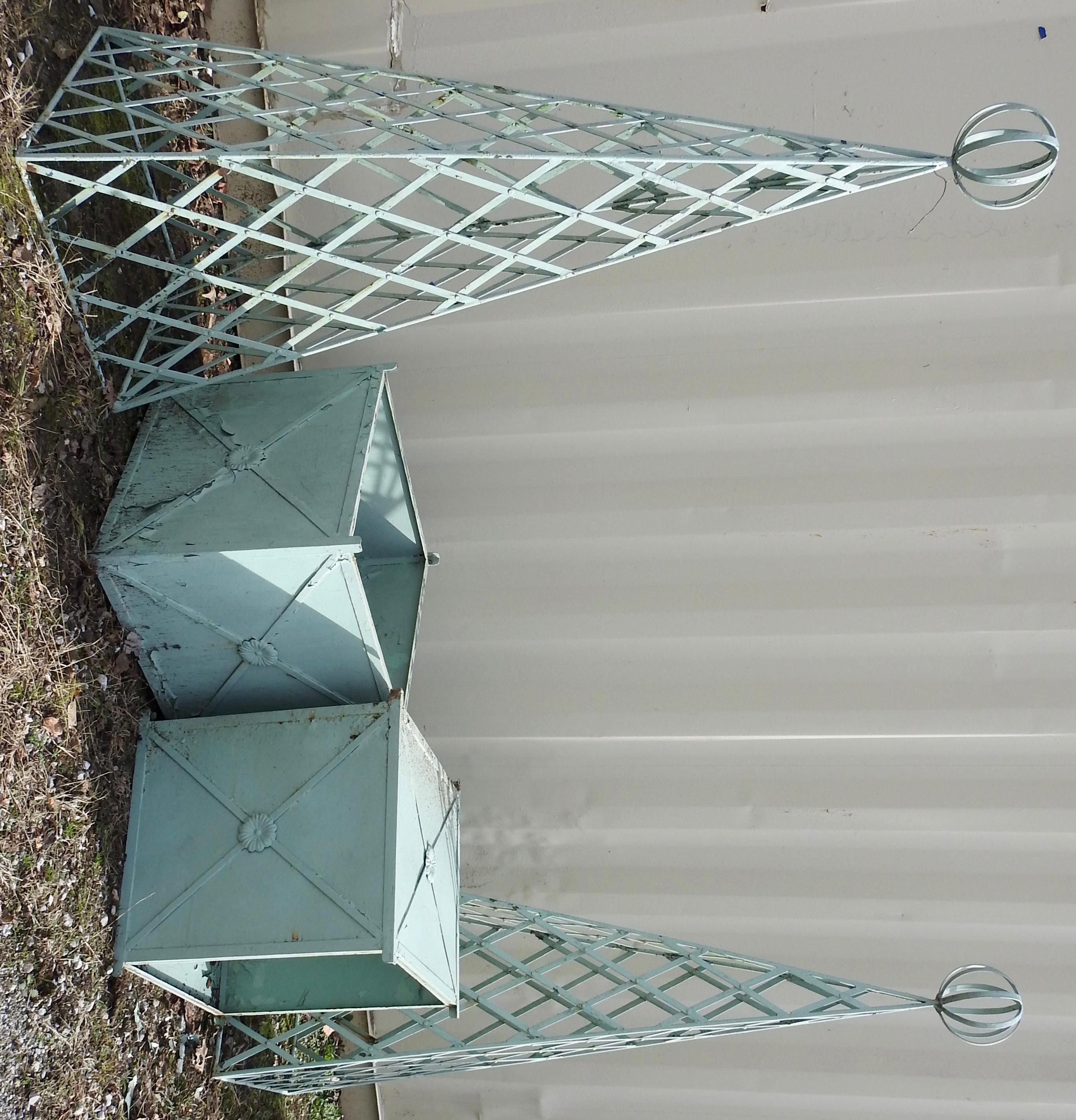 Antique Obelisk Planters with Turquoise Paint In Distressed Condition For Sale In Cookeville, TN
