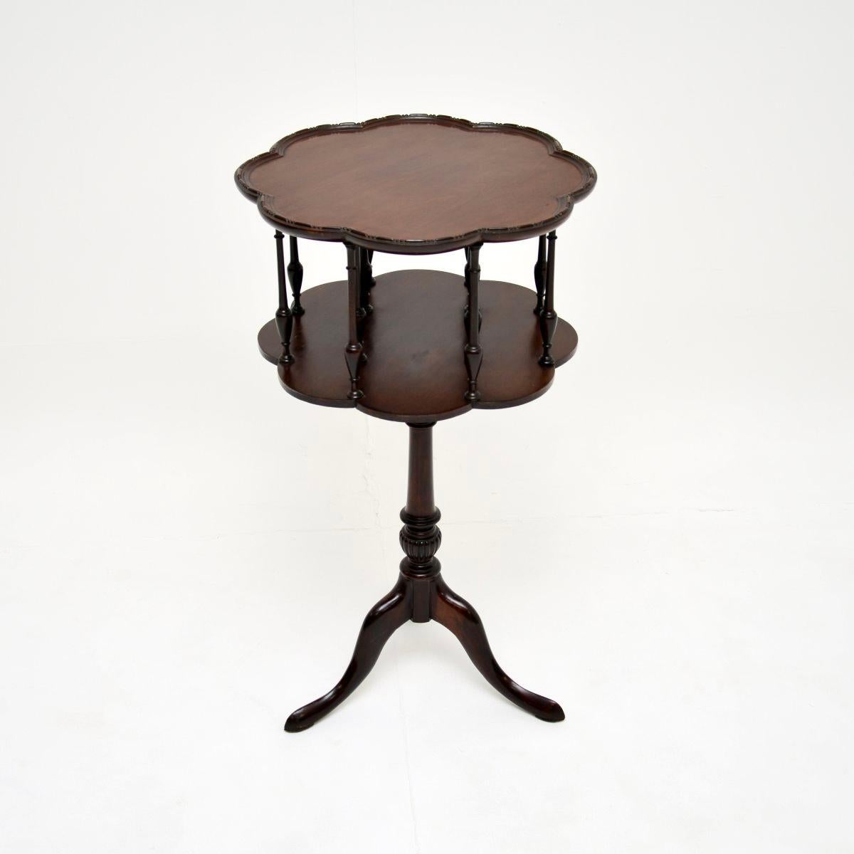 Georgien Ancienne table de cage à oiseaux d'appoint en vente