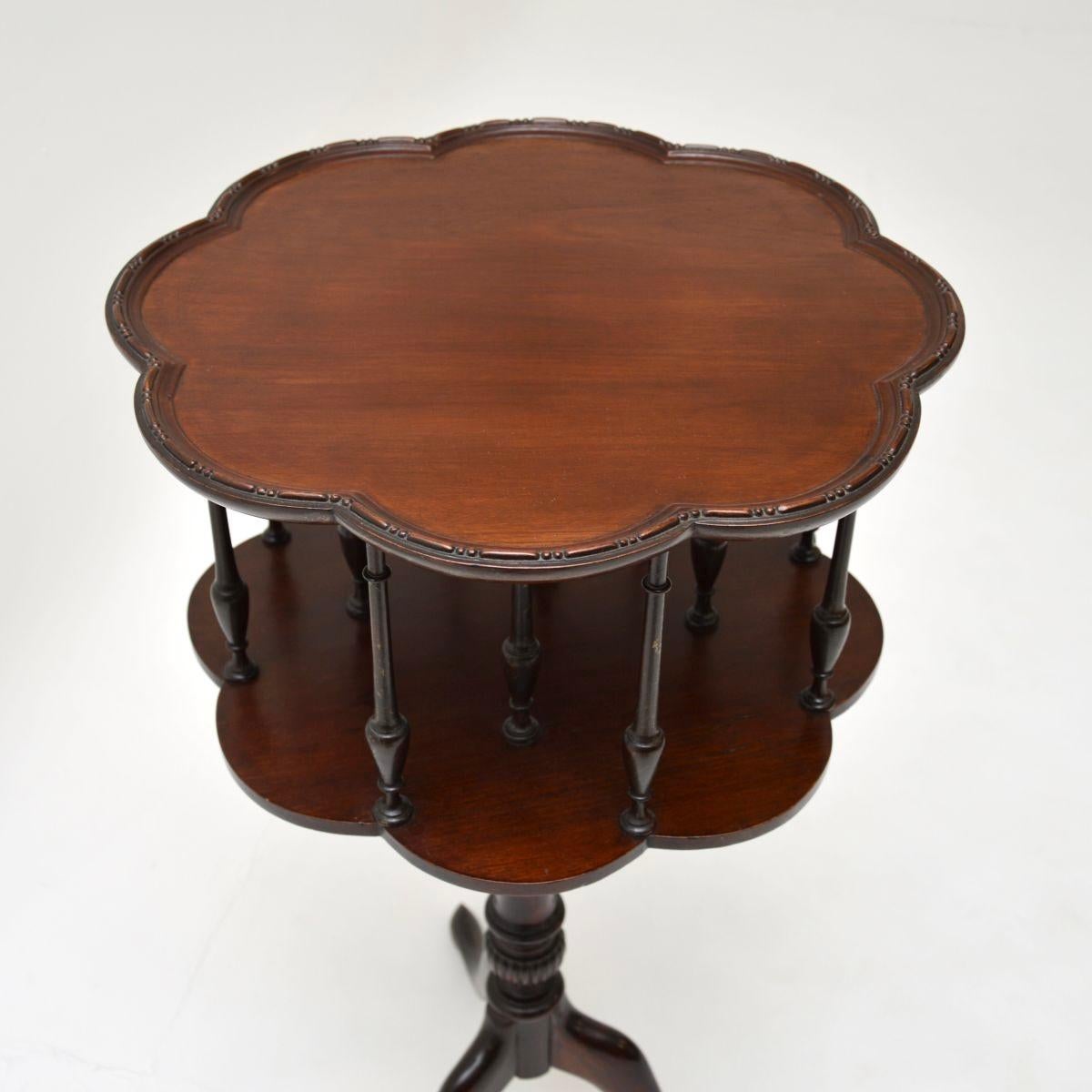 Début du 20ème siècle Ancienne table de cage à oiseaux d'appoint en vente
