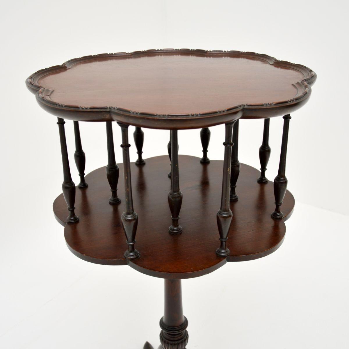 Bois Ancienne table de cage à oiseaux d'appoint en vente