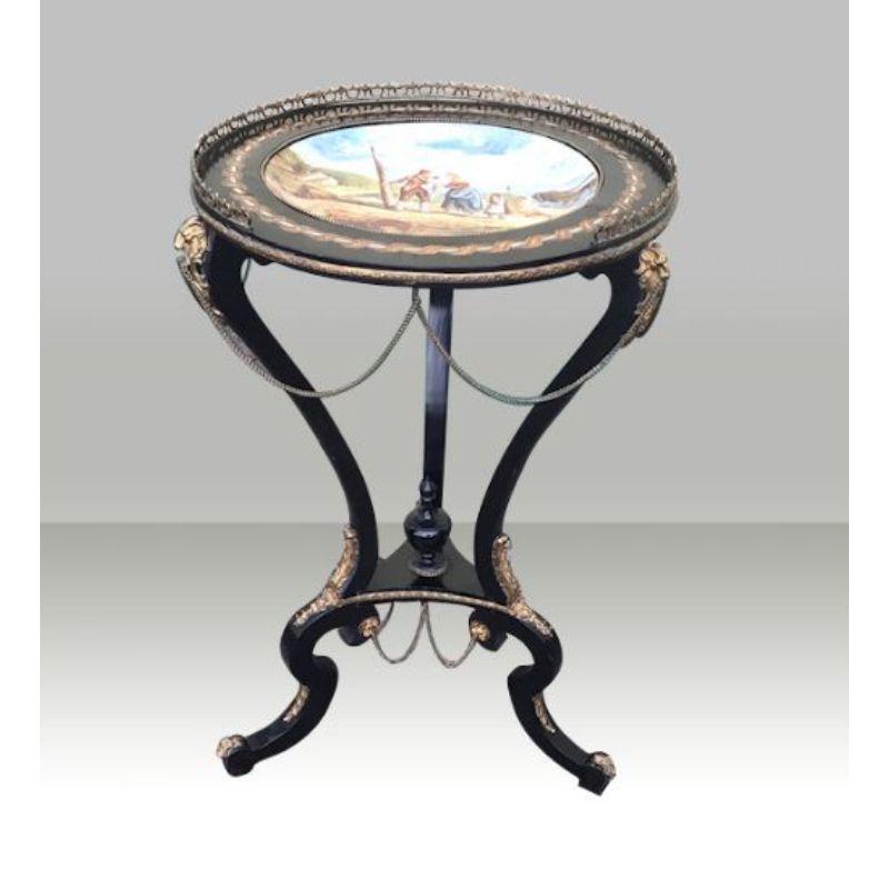 Antique Occasional Ebonised Display Table In Good Condition For Sale In Antrim, GB